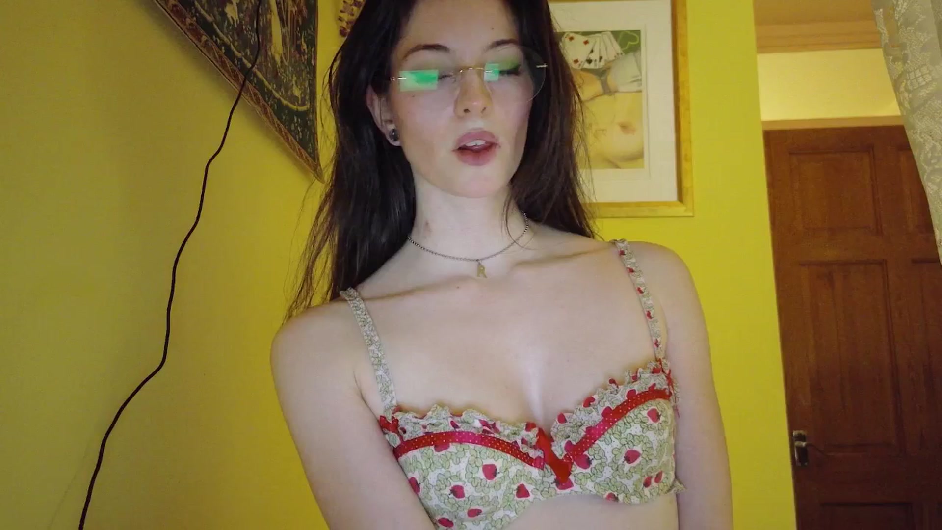 Gallery image thumbnail from porcelaincity's myfreecams stream on, 02/02/2026, 21:58 image 17 of 20