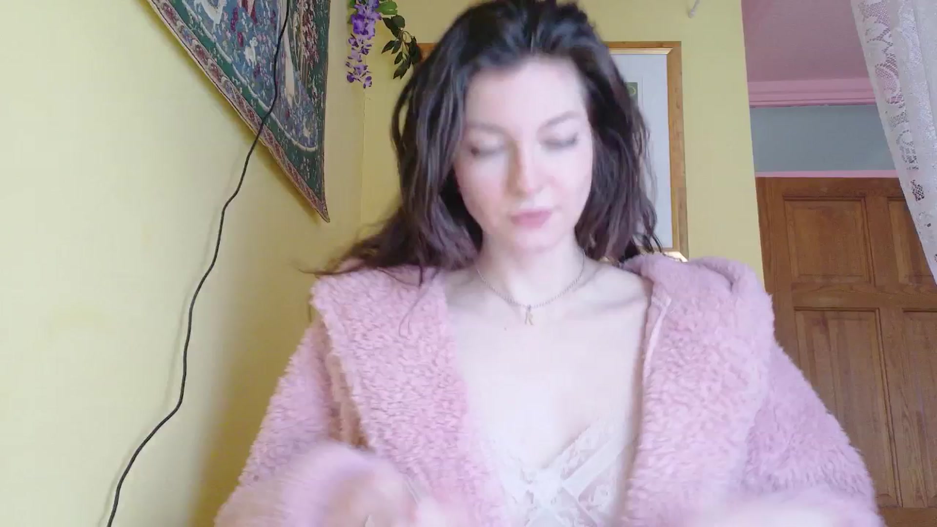 Gallery image thumbnail from porcelaincity's myfreecams stream on, 02/04/2026, 12:05 image 1 of 20