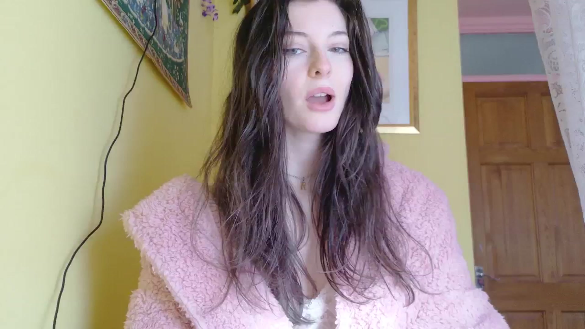 Gallery image thumbnail from porcelaincity's myfreecams stream on, 02/04/2026, 12:05 image 8 of 20