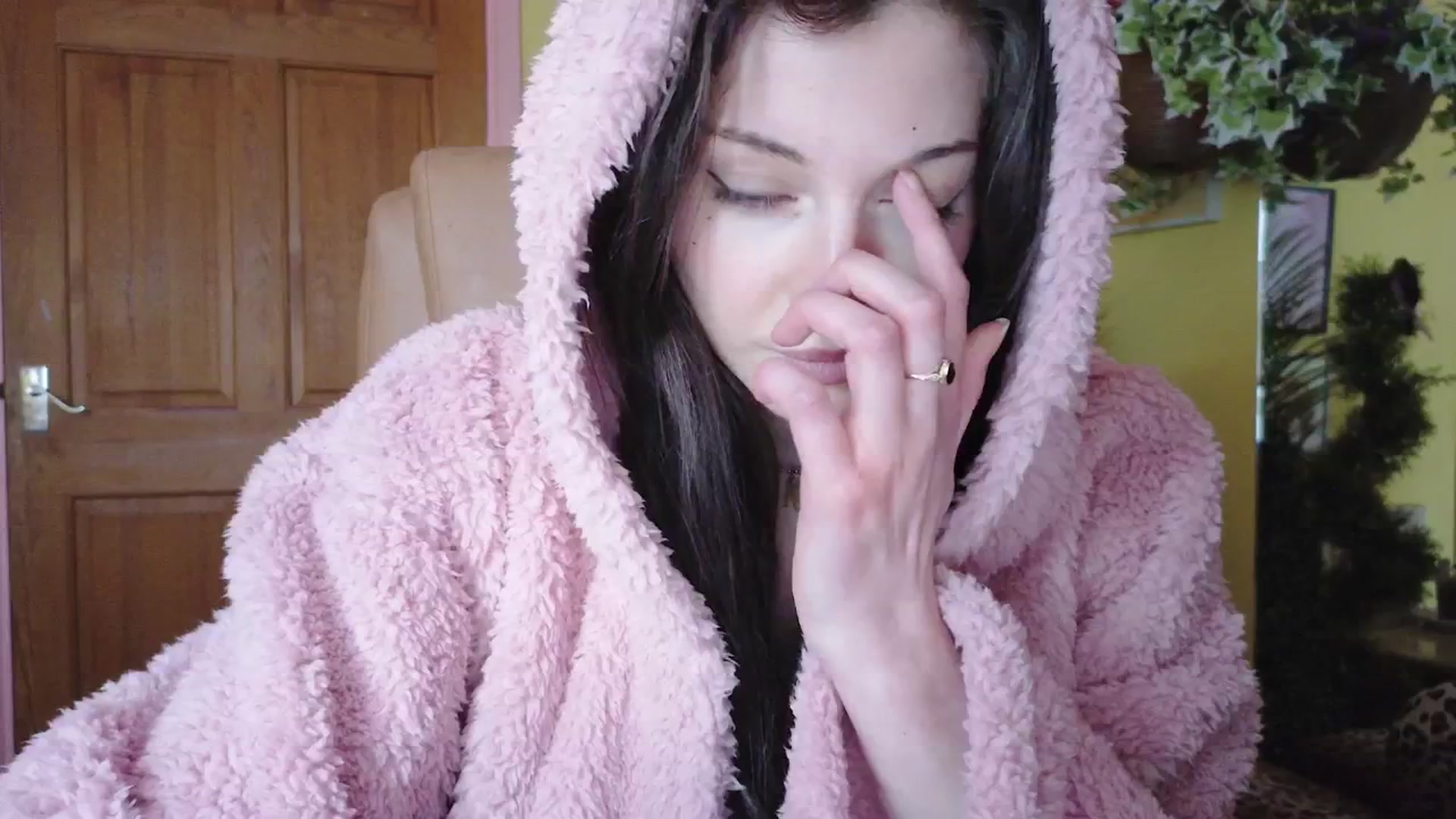 Gallery image thumbnail from porcelaincity's myfreecams stream on, 02/04/2026, 15:57 image 16 of 20