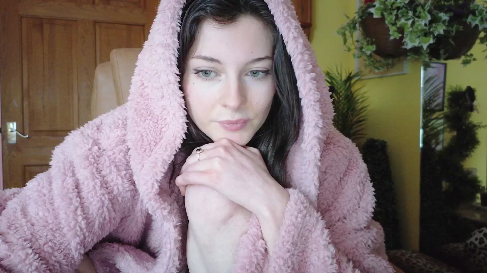 Gallery image thumbnail from porcelaincity's myfreecams stream on, 02/04/2026, 15:57 image 19 of 20