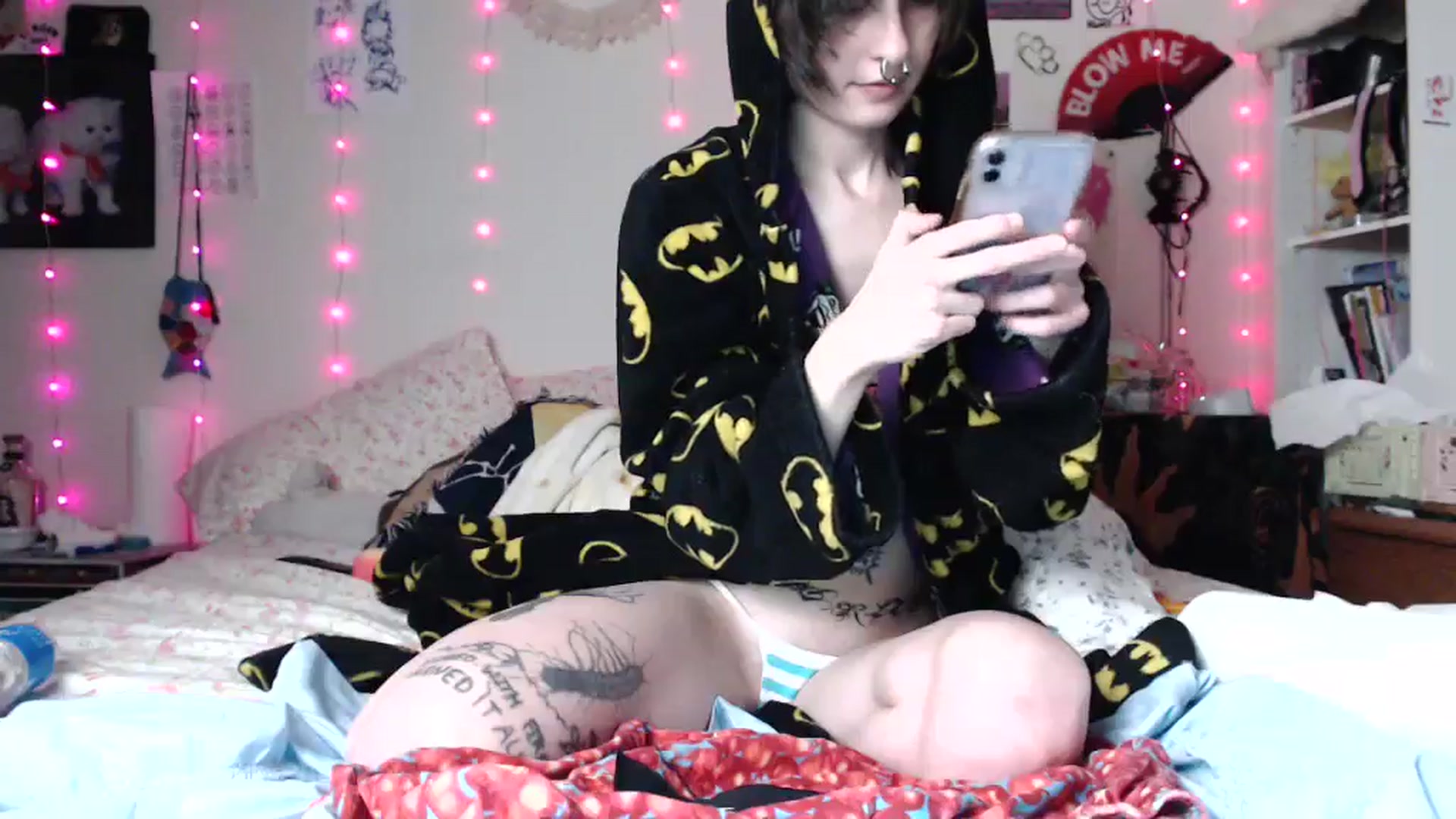 Gallery image thumbnail from poutyangel_'s myfreecams stream on, 06/27/2024, 11:19 image 2 of 20