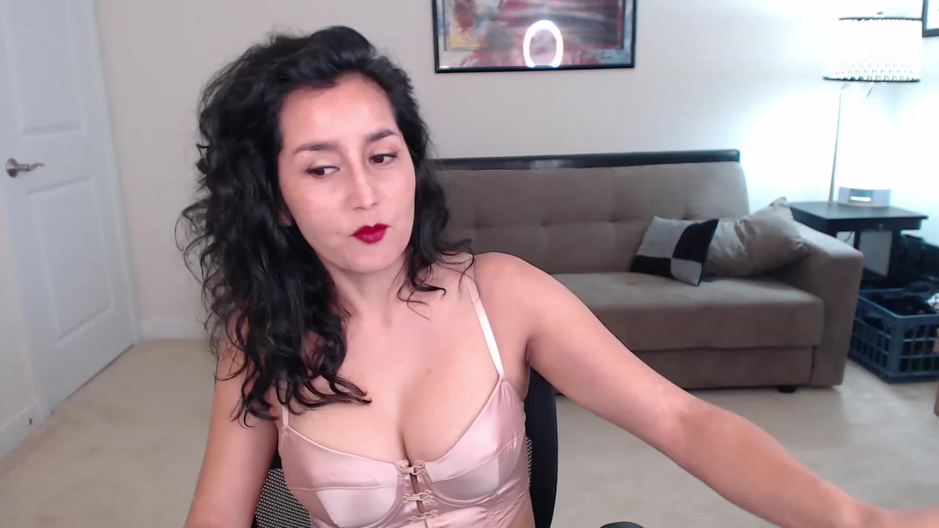 Gallery image thumbnail from ppaprika's myfreecams stream on, 11/19/2022, 03:22 image 13 of 20