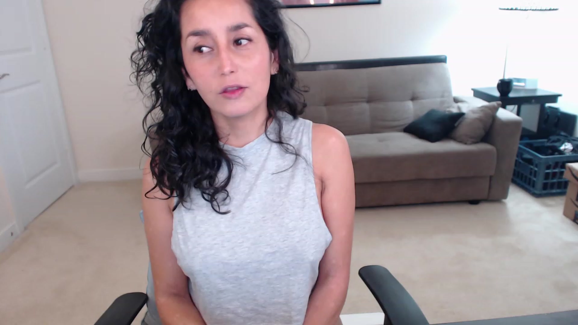Gallery image thumbnail from ppaprika's myfreecams stream on, 11/28/2022, 02:43 image 11 of 20