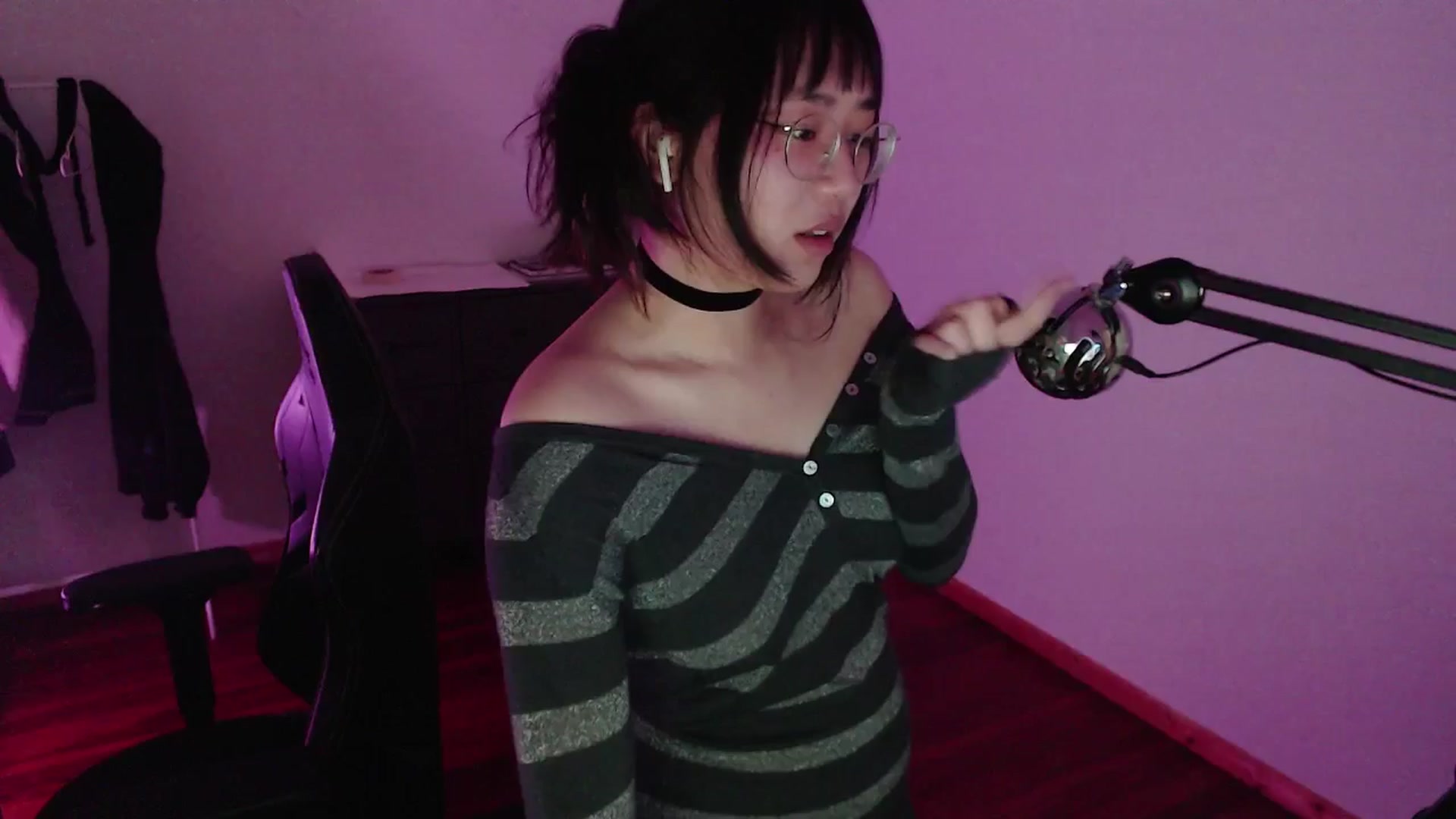 Gallery image thumbnail from ppshredder's myfreecams stream on, 07/17/2024, 06:20 image 14 of 20