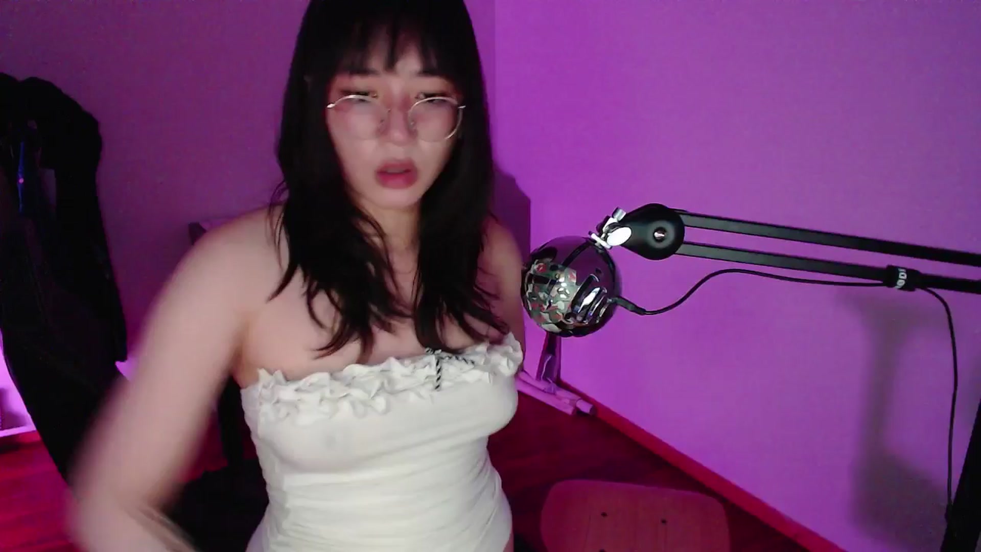Gallery image thumbnail from ppshredder's myfreecams stream on, 08/03/2024, 24:35 image 3 of 20