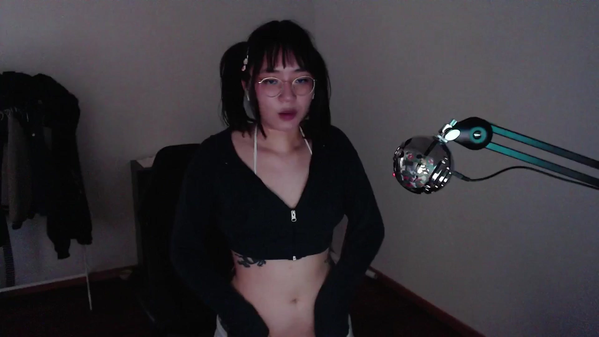 Gallery image thumbnail from ppshredder's myfreecams stream on, 08/05/2024, 16:38 image 16 of 20