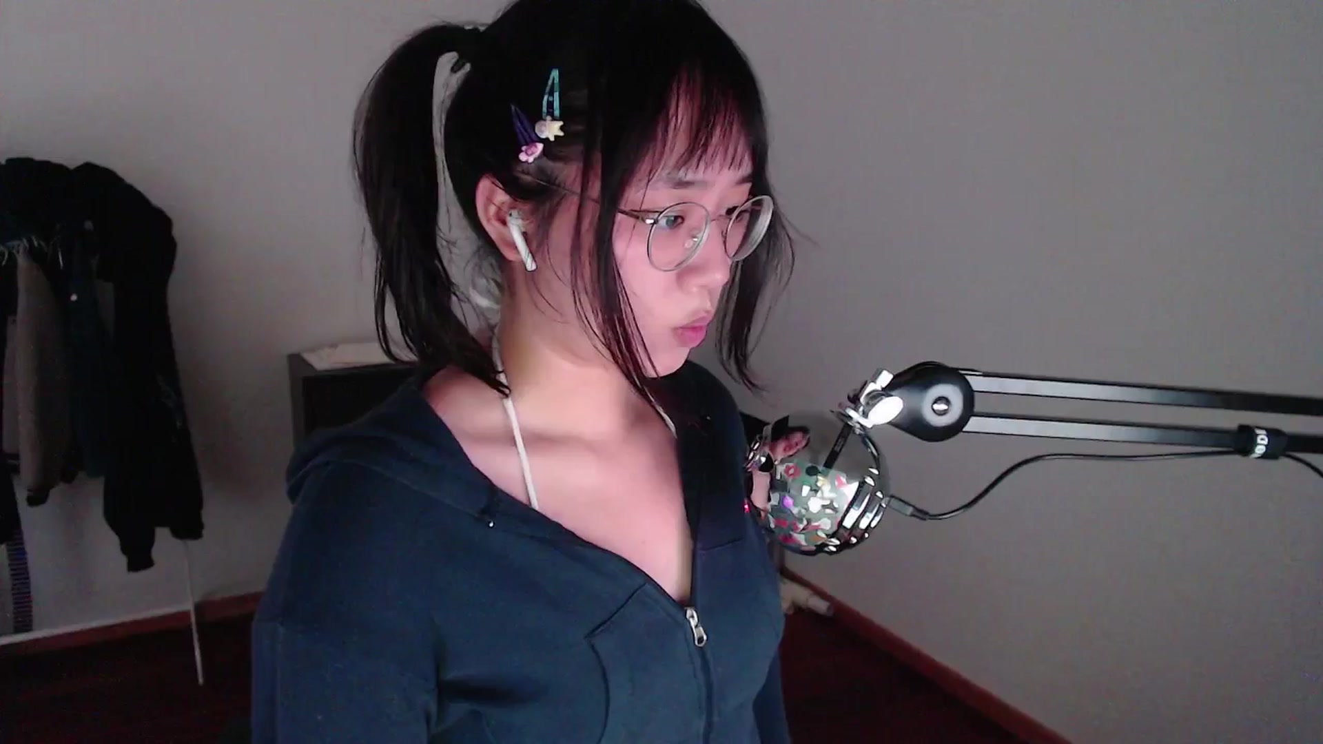 Gallery image thumbnail from ppshredder's myfreecams stream on, 08/05/2024, 16:38 image 1 of 20