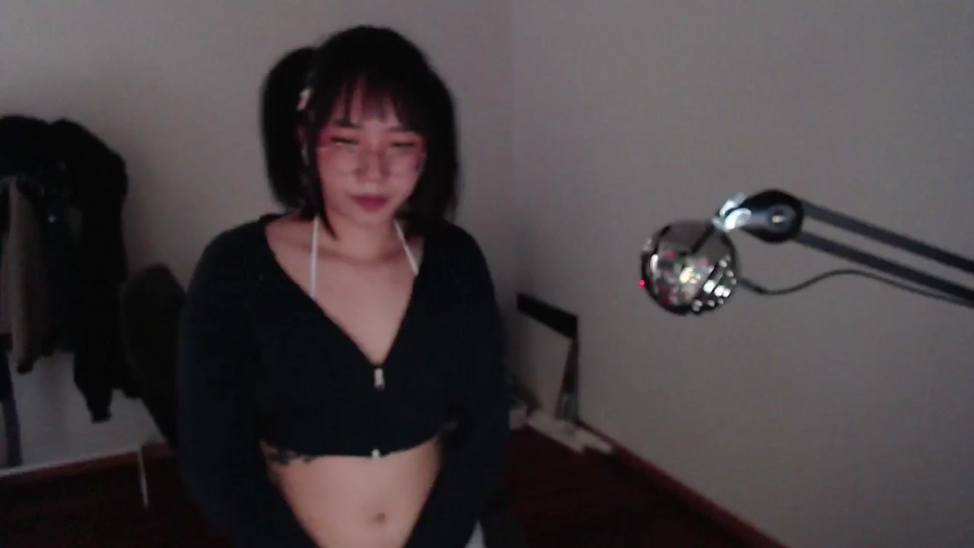 Gallery image thumbnail from ppshredder's myfreecams stream on, 08/05/2024, 16:38 image 8 of 20