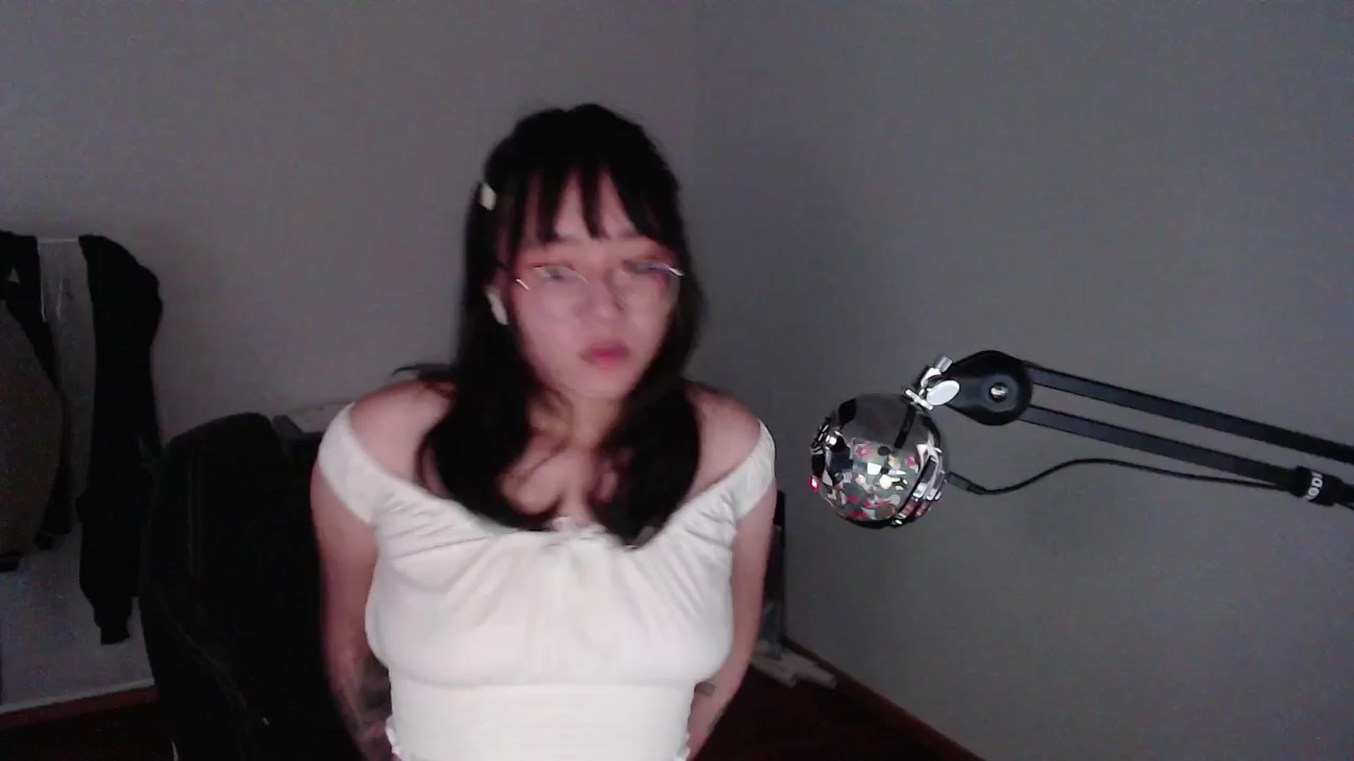 Gallery image thumbnail from ppshredder's myfreecams stream on, 08/08/2024, 18:04 image 4 of 20