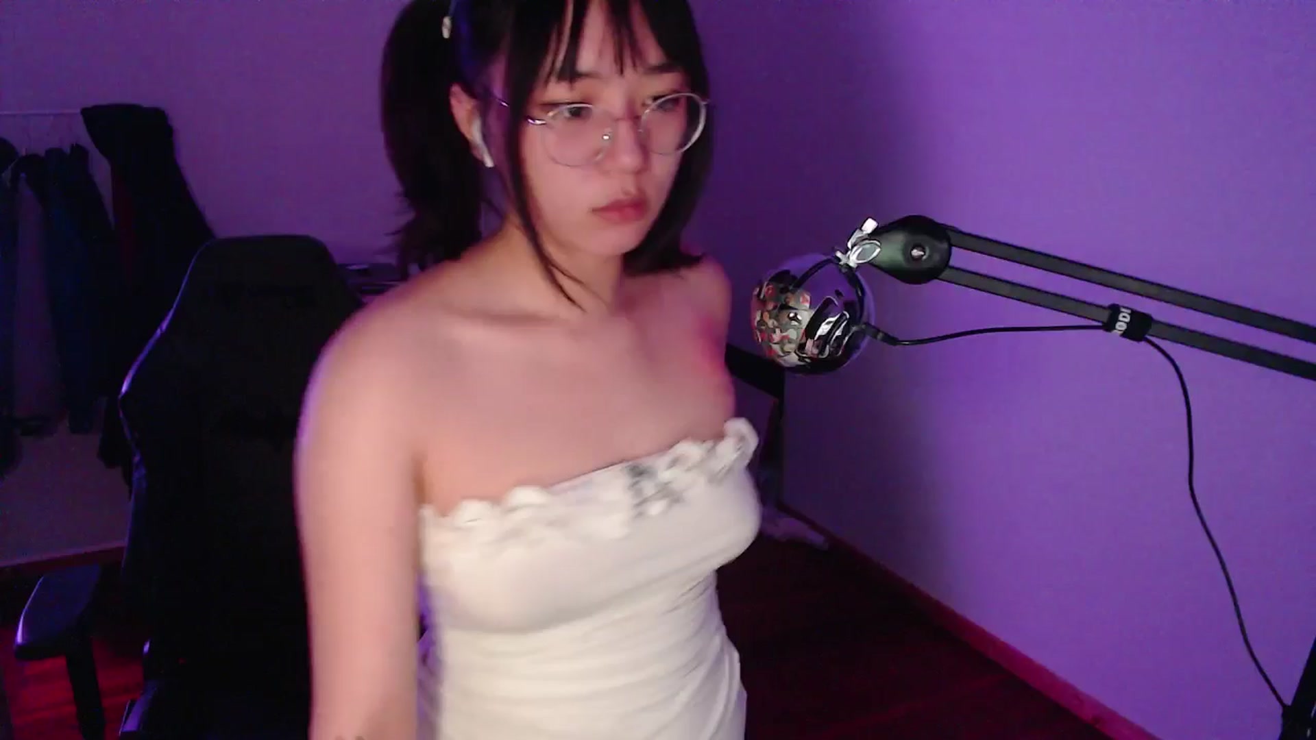 Gallery image thumbnail from ppshredder's myfreecams stream on, 08/29/2024, 01:45 image 13 of 20