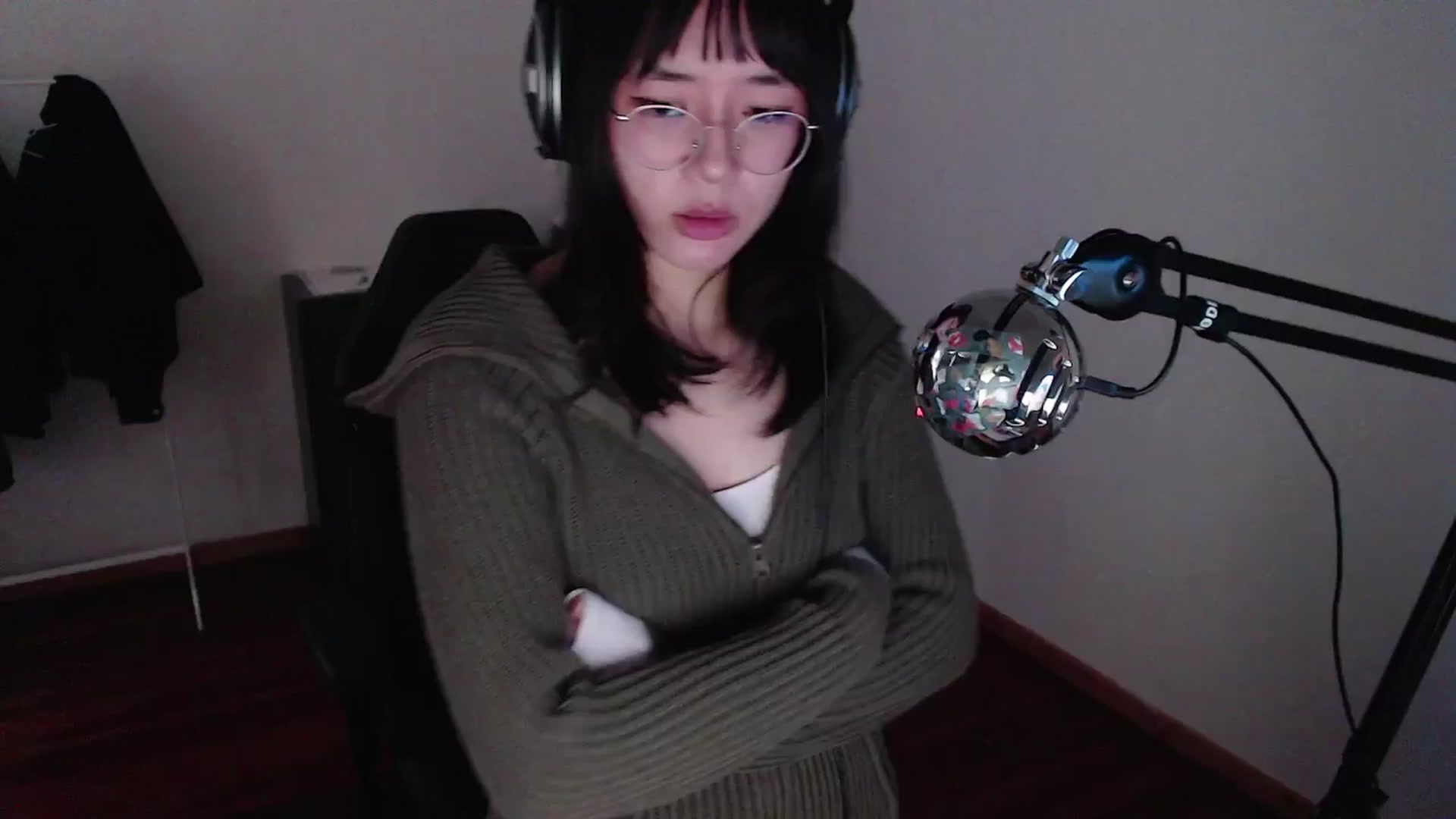 Gallery image thumbnail from ppshredder's myfreecams stream on, 10/17/2024, 12:50 image 12 of 20
