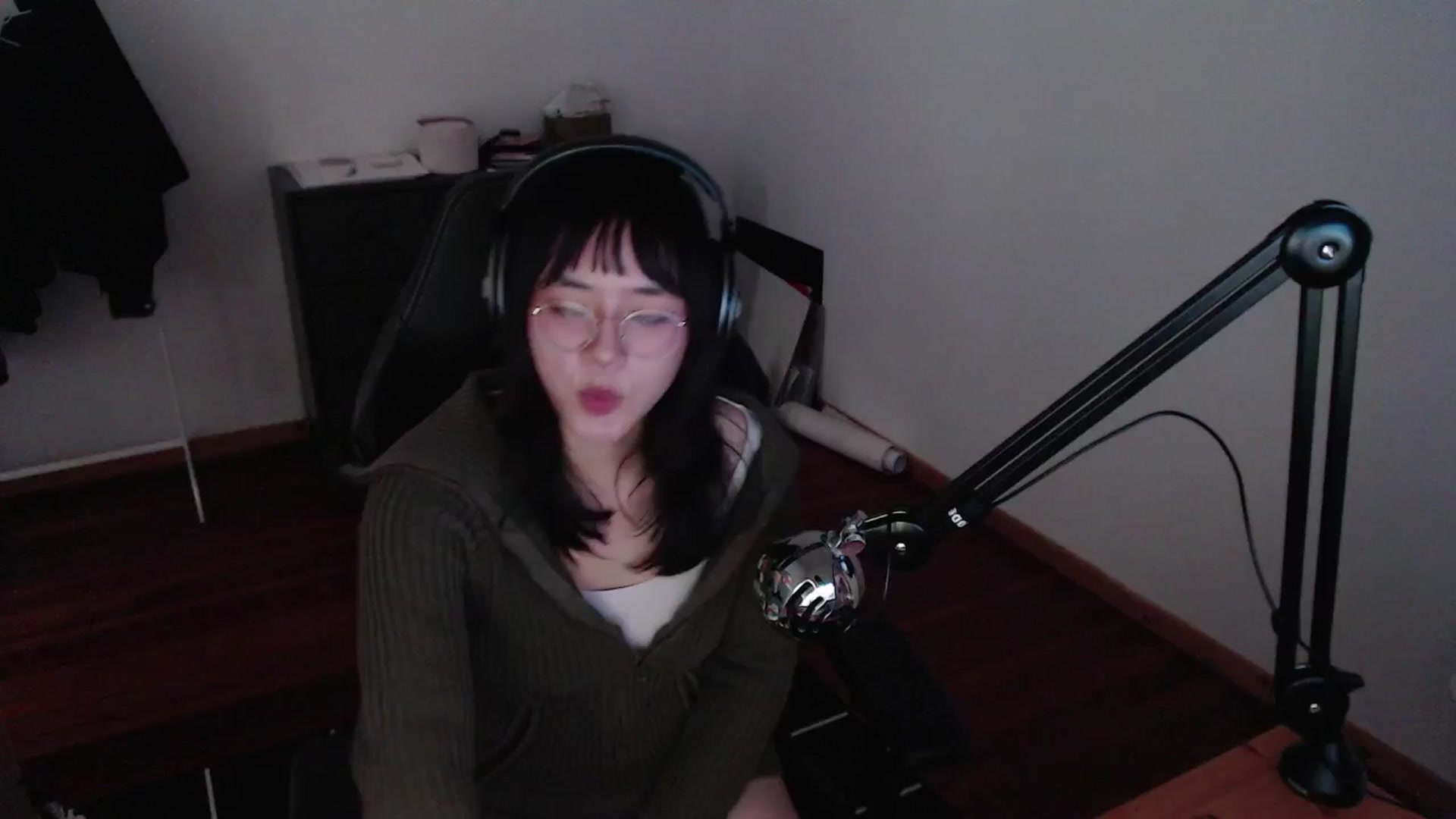 Gallery image thumbnail from ppshredder's myfreecams stream on, 10/17/2024, 12:50 image 19 of 20
