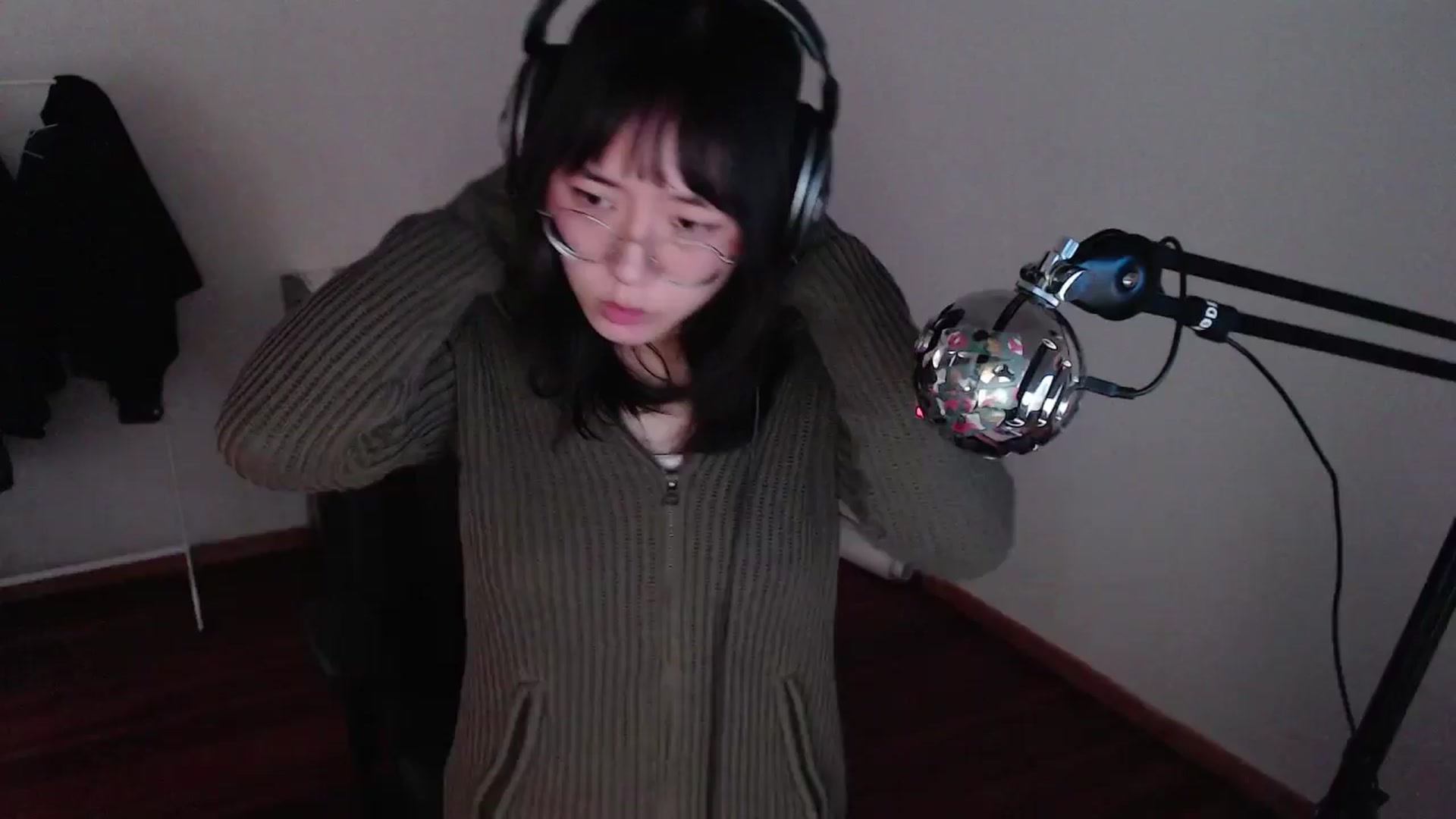 Gallery image thumbnail from ppshredder's myfreecams stream on, 10/17/2024, 12:50 image 13 of 20