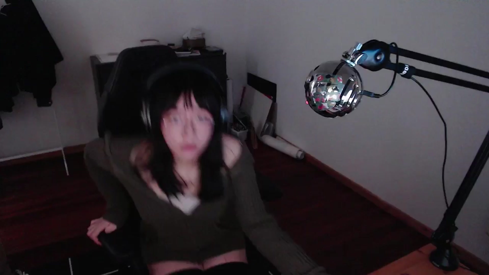 Gallery image thumbnail from ppshredder's myfreecams stream on, 10/17/2024, 12:50 image 16 of 20