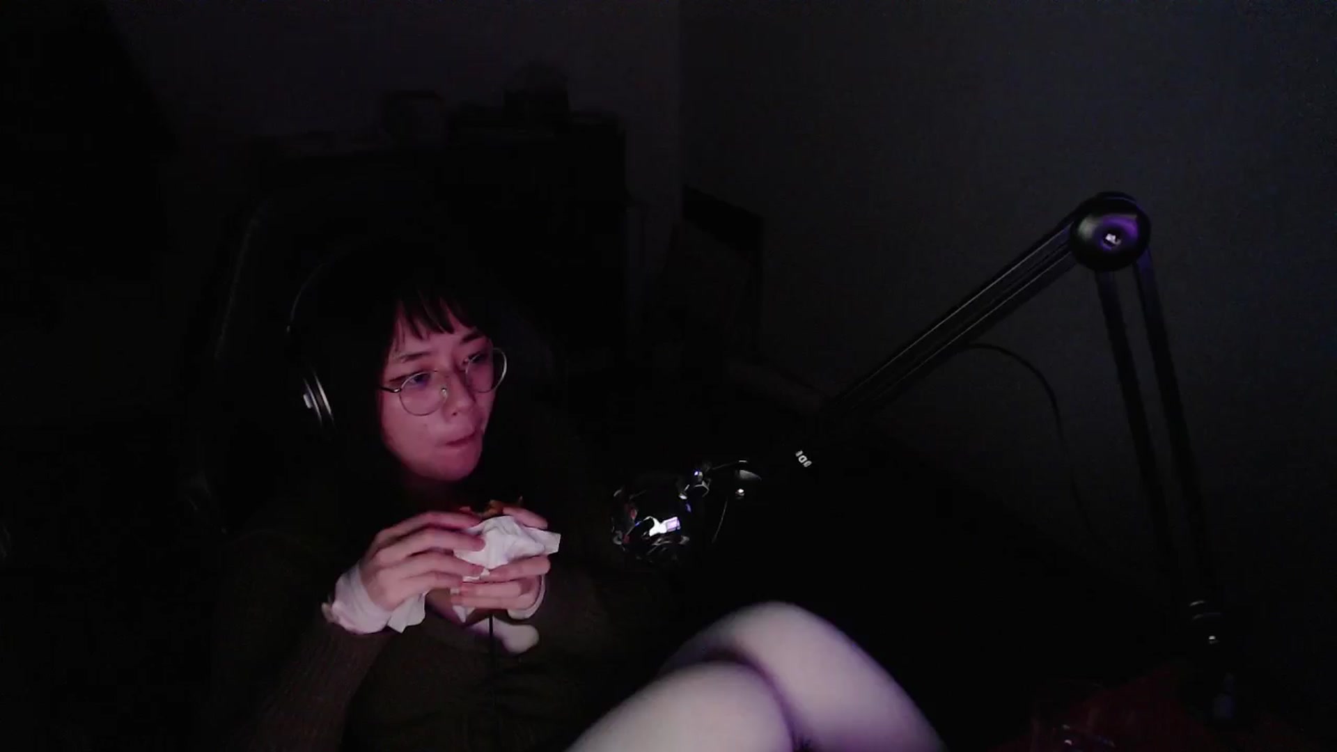 Gallery image thumbnail from ppshredder's myfreecams stream on, 10/19/2024, 21:12 image 4 of 20