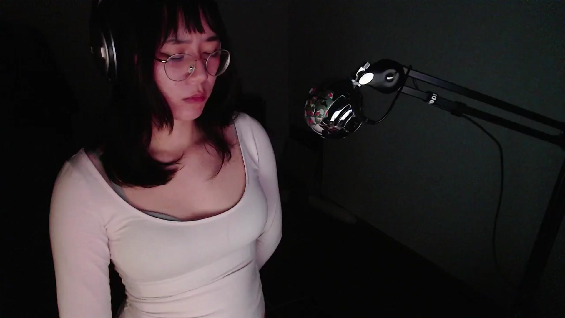 Gallery image thumbnail from ppshredder's myfreecams stream on, 10/19/2024, 21:12 image 16 of 20