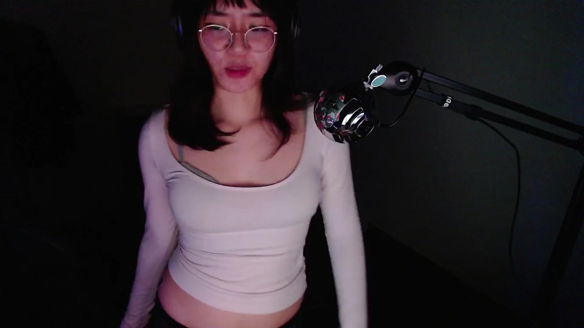 Gallery image thumbnail from ppshredder's myfreecams stream on, 10/19/2024, 21:12 image 17 of 20