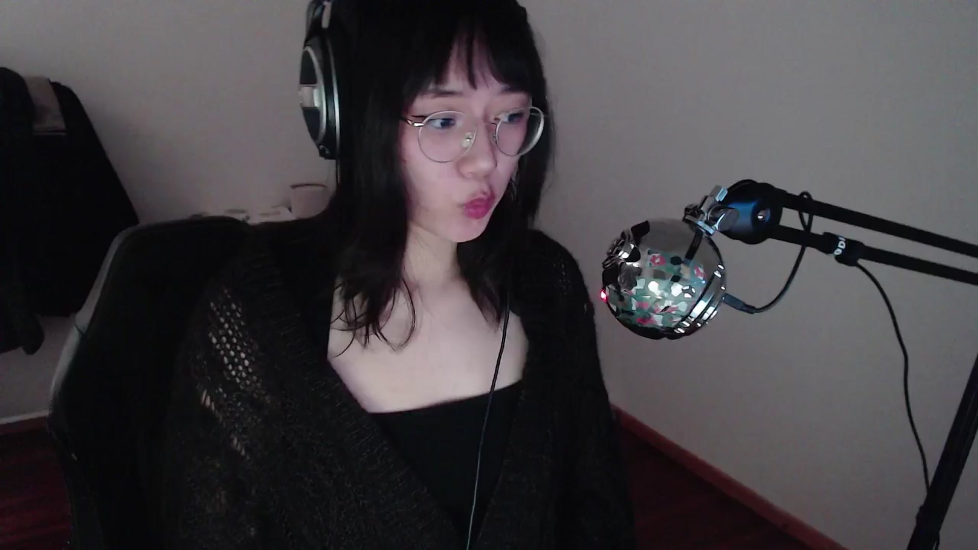 Gallery image thumbnail from ppshredder's myfreecams stream on, 10/20/2024, 13:06 image 1 of 20