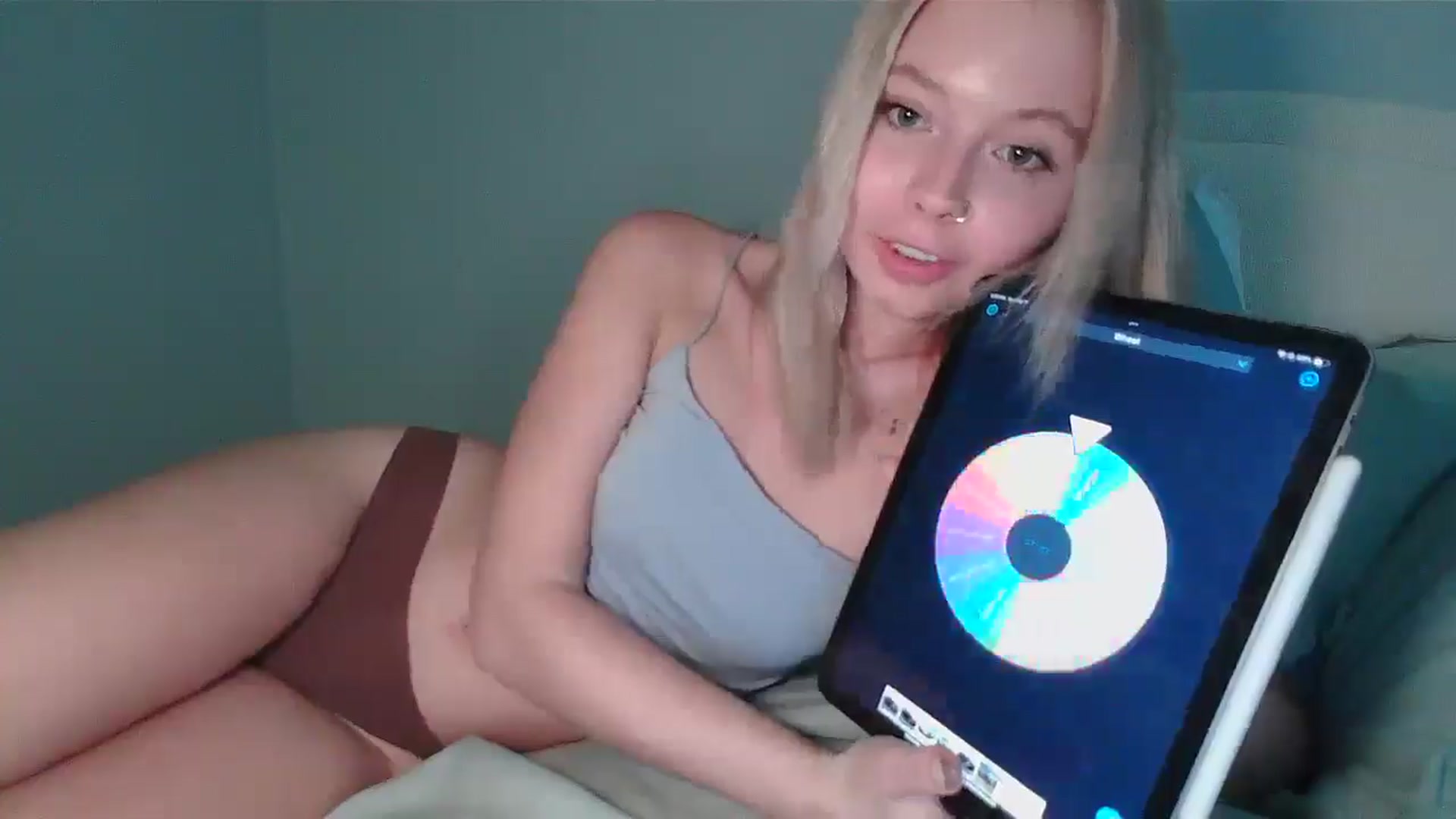 Gallery image thumbnail from pr1ncessbelle's myfreecams stream on, 03/10/2025, 24:59 image 15 of 20