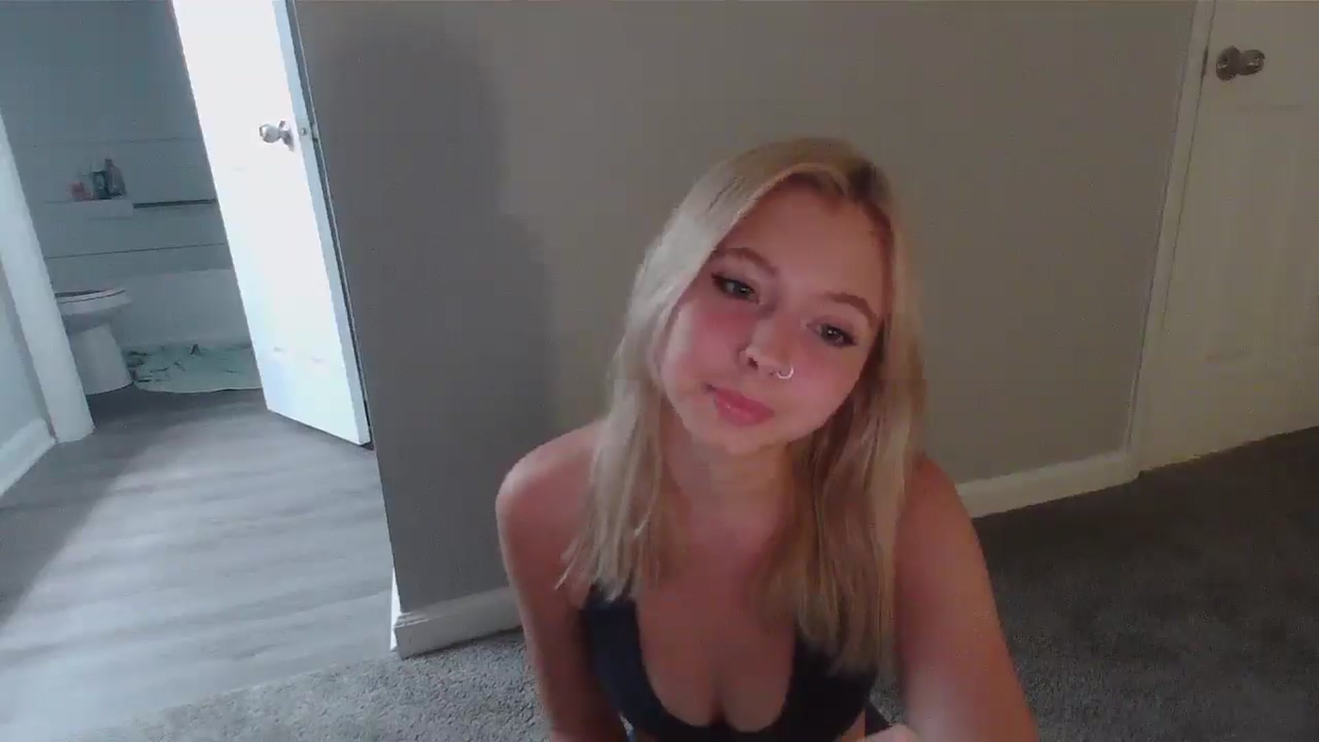 Gallery image thumbnail from pr1ncessbelle's myfreecams stream on, 03/15/2025, 24:09 image 16 of 20