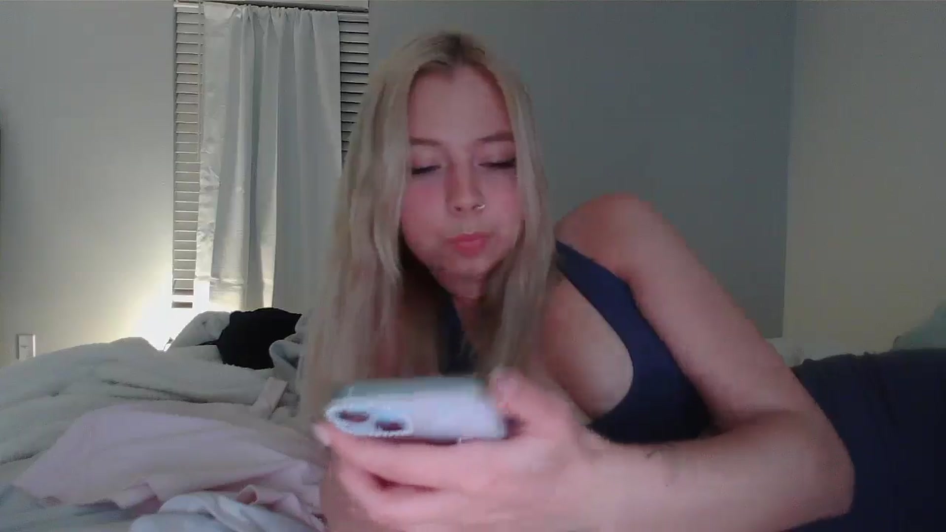 Gallery image thumbnail from pr1ncessbelle's myfreecams stream on, 03/15/2025, 24:09 image 20 of 20