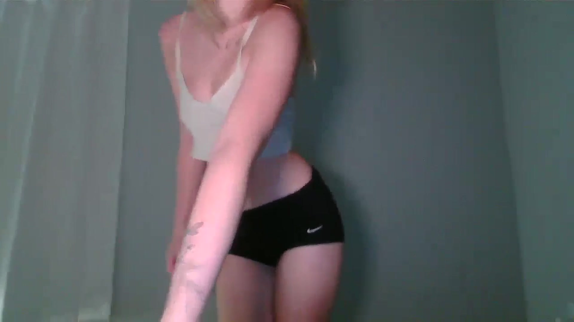 Gallery image thumbnail from pr1ncessbelle's myfreecams stream on, 03/17/2025, 03:59 image 18 of 20
