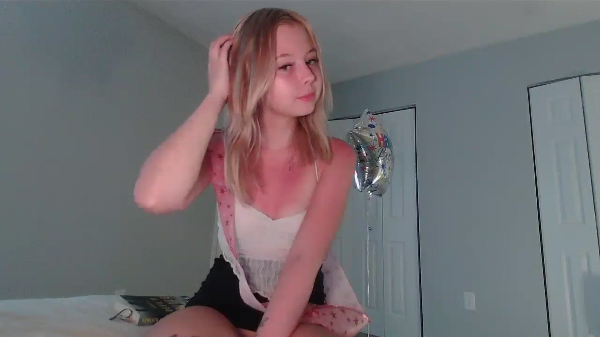 Gallery image thumbnail from pr1ncessbelle's myfreecams stream on, 03/21/2025, 01:41 image 14 of 20