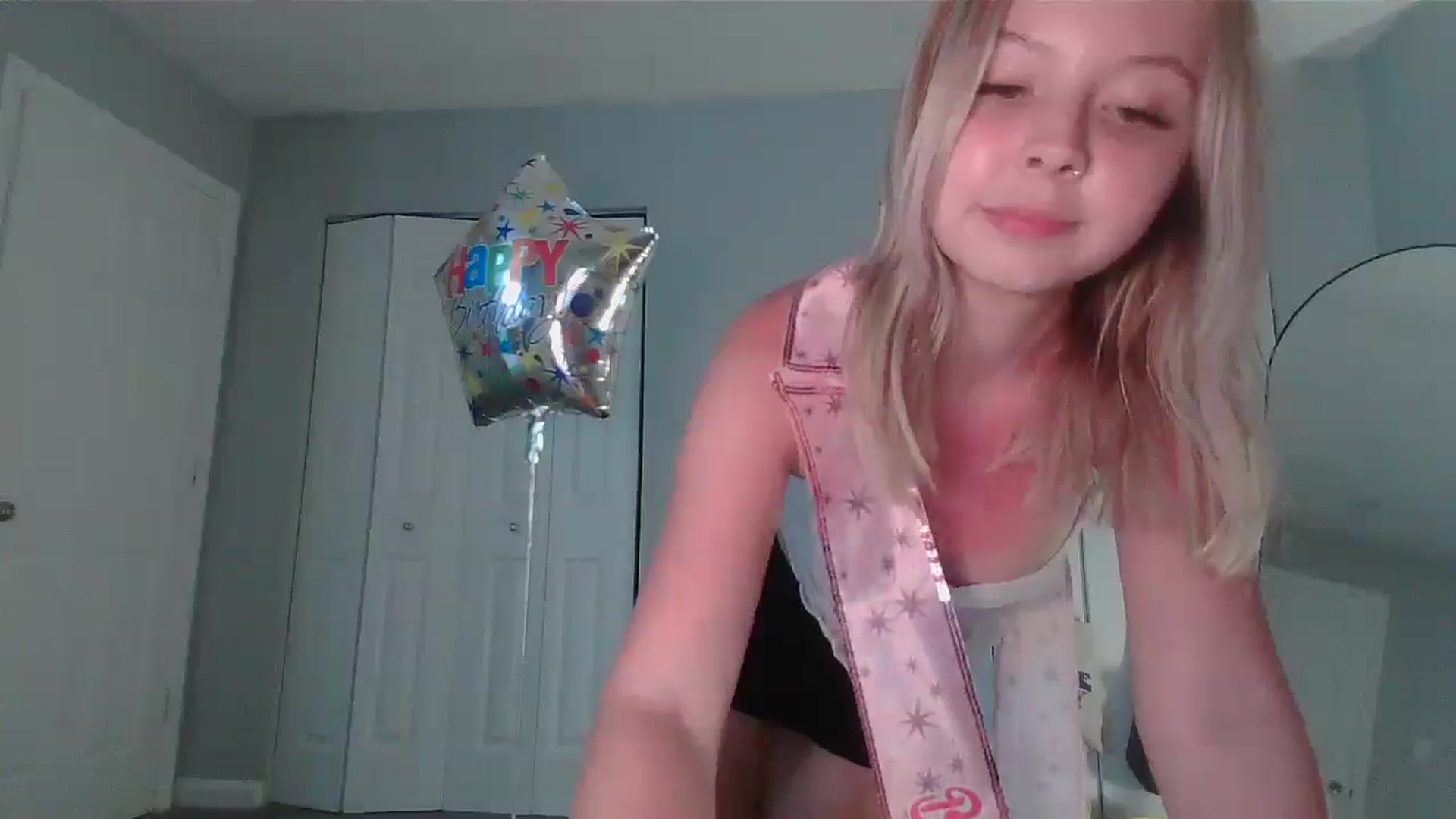Gallery image thumbnail from pr1ncessbelle's myfreecams stream on, 03/21/2025, 01:41 image 4 of 20