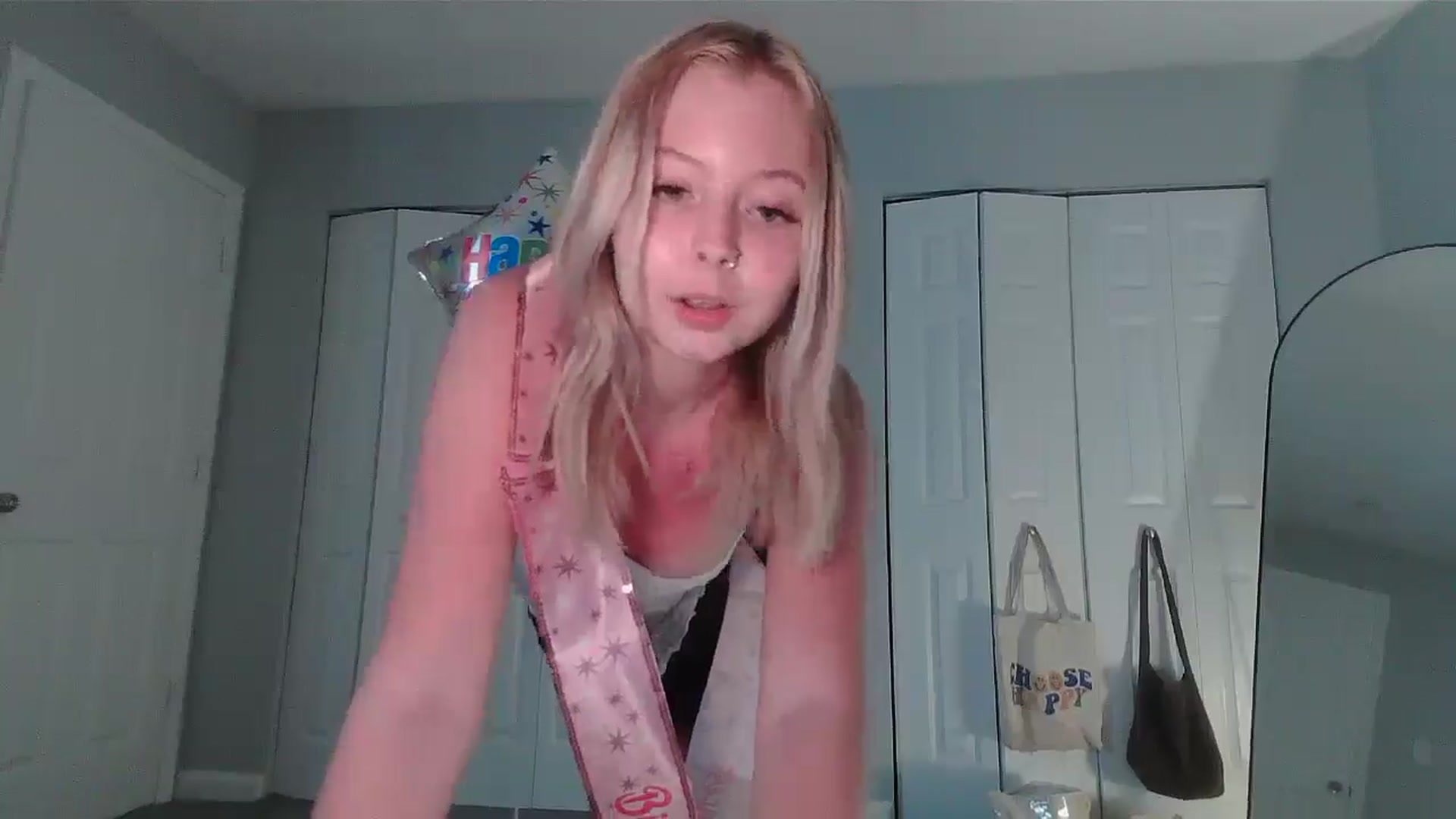 Gallery image thumbnail from pr1ncessbelle's myfreecams stream on, 03/21/2025, 01:41 image 6 of 20