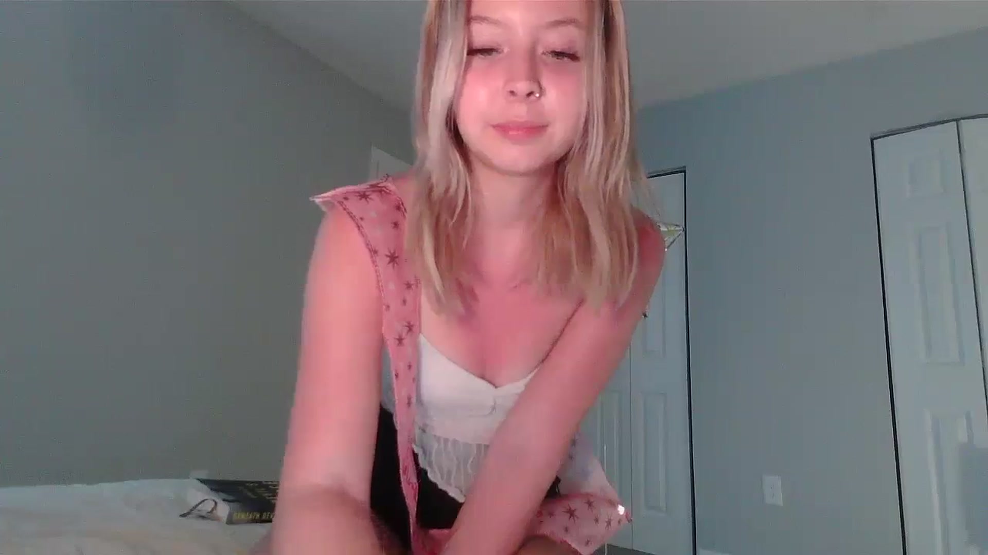 Gallery image thumbnail from pr1ncessbelle's myfreecams stream on, 03/21/2025, 01:41 image 16 of 20