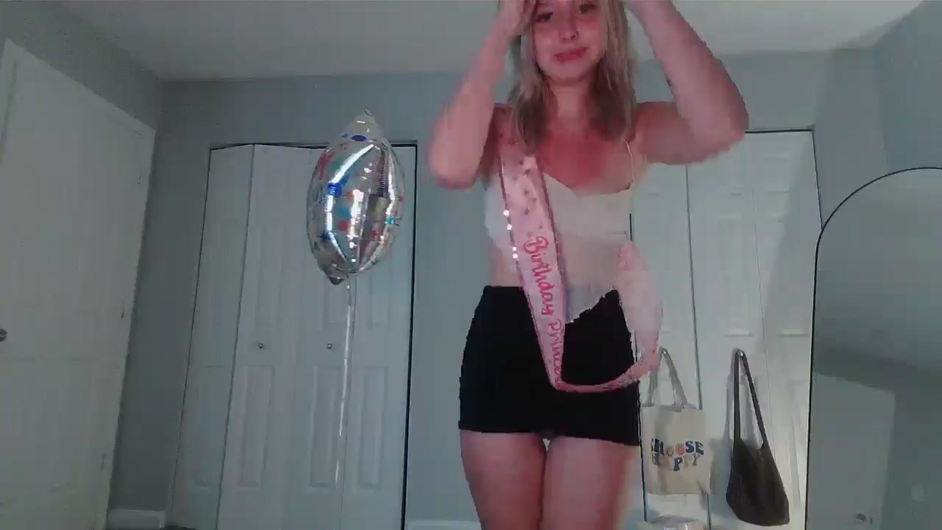 Gallery image thumbnail from pr1ncessbelle's myfreecams stream on, 03/21/2025, 01:41 image 3 of 20