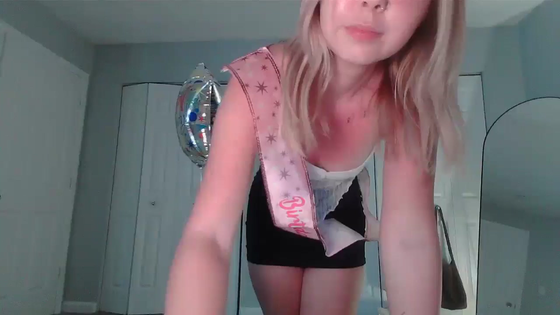 Gallery image thumbnail from pr1ncessbelle's myfreecams stream on, 03/21/2025, 01:41 image 1 of 20