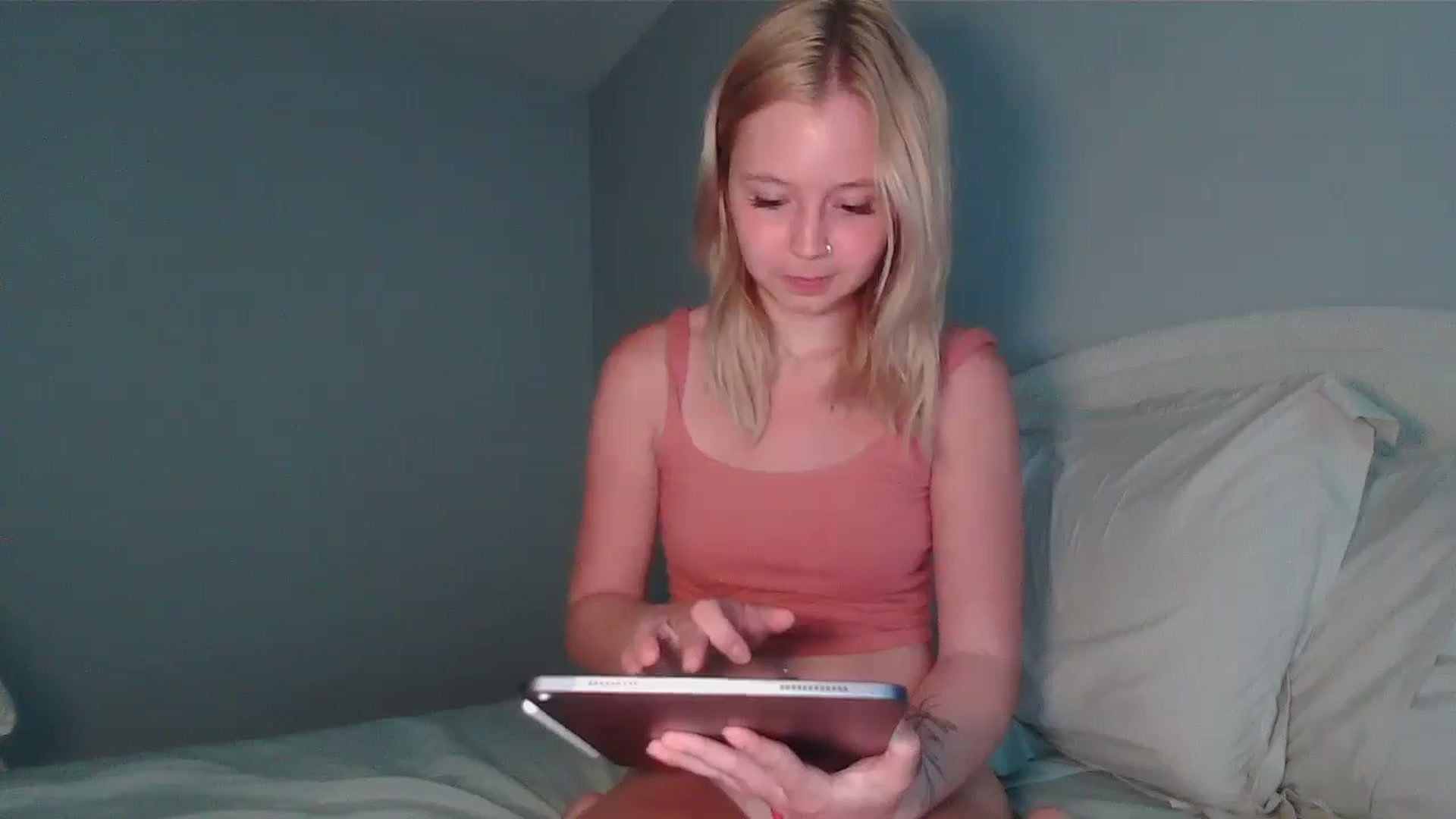 Gallery image thumbnail from pr1ncessbelle's myfreecams stream on, 03/26/2025, 02:38 image 2 of 20