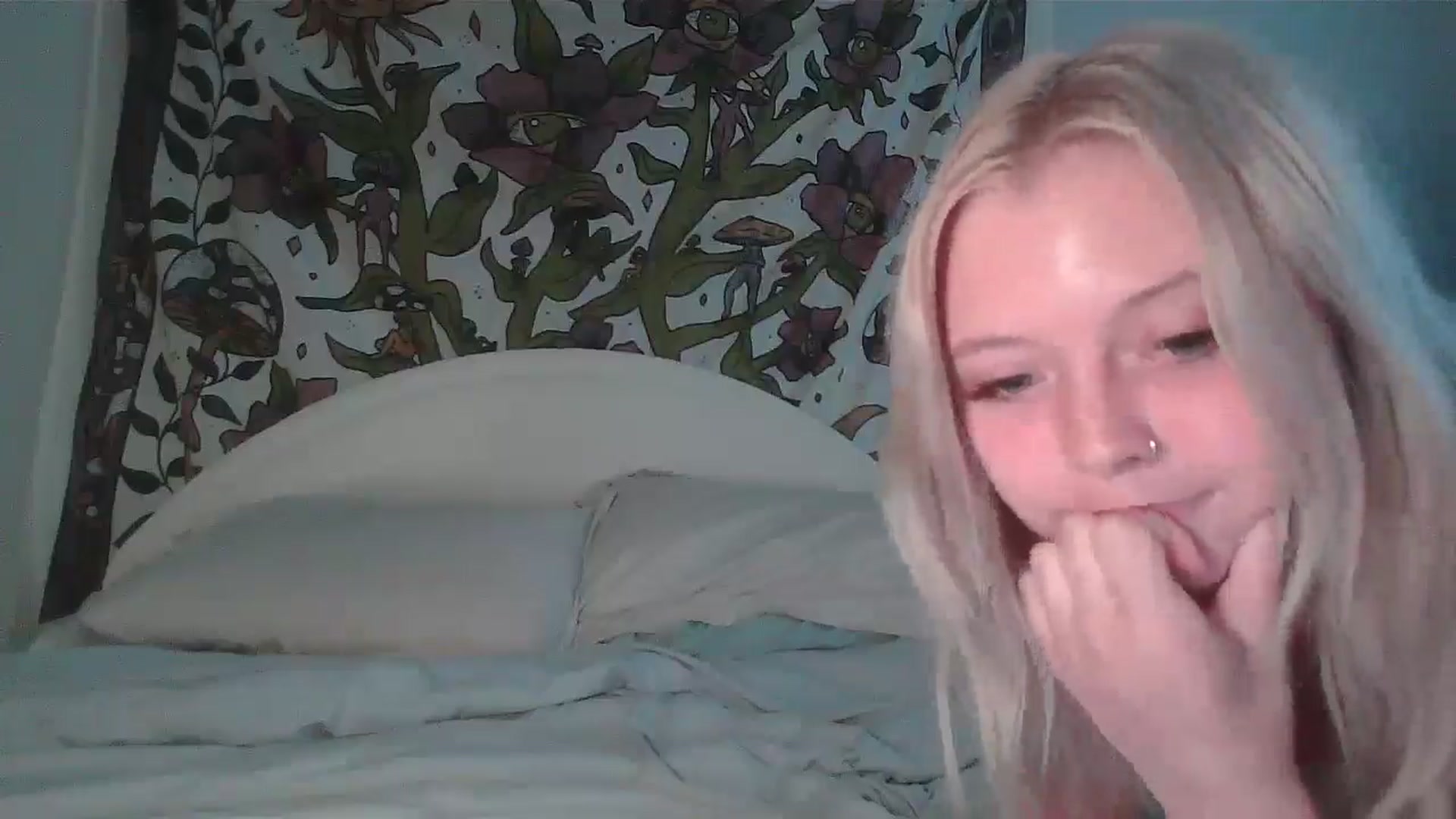 Gallery image thumbnail from pr1ncessbelle's myfreecams stream on, 04/13/2025, 02:53 image 14 of 20