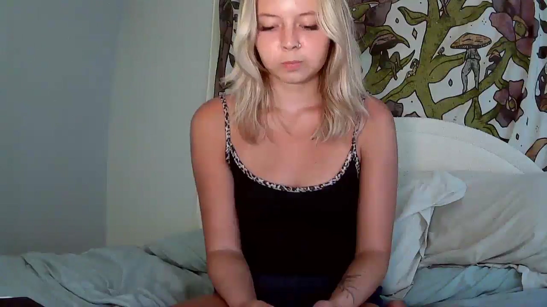 Gallery image thumbnail from pr1ncessbelle's myfreecams stream on, 04/26/2025, 23:36 image 17 of 20