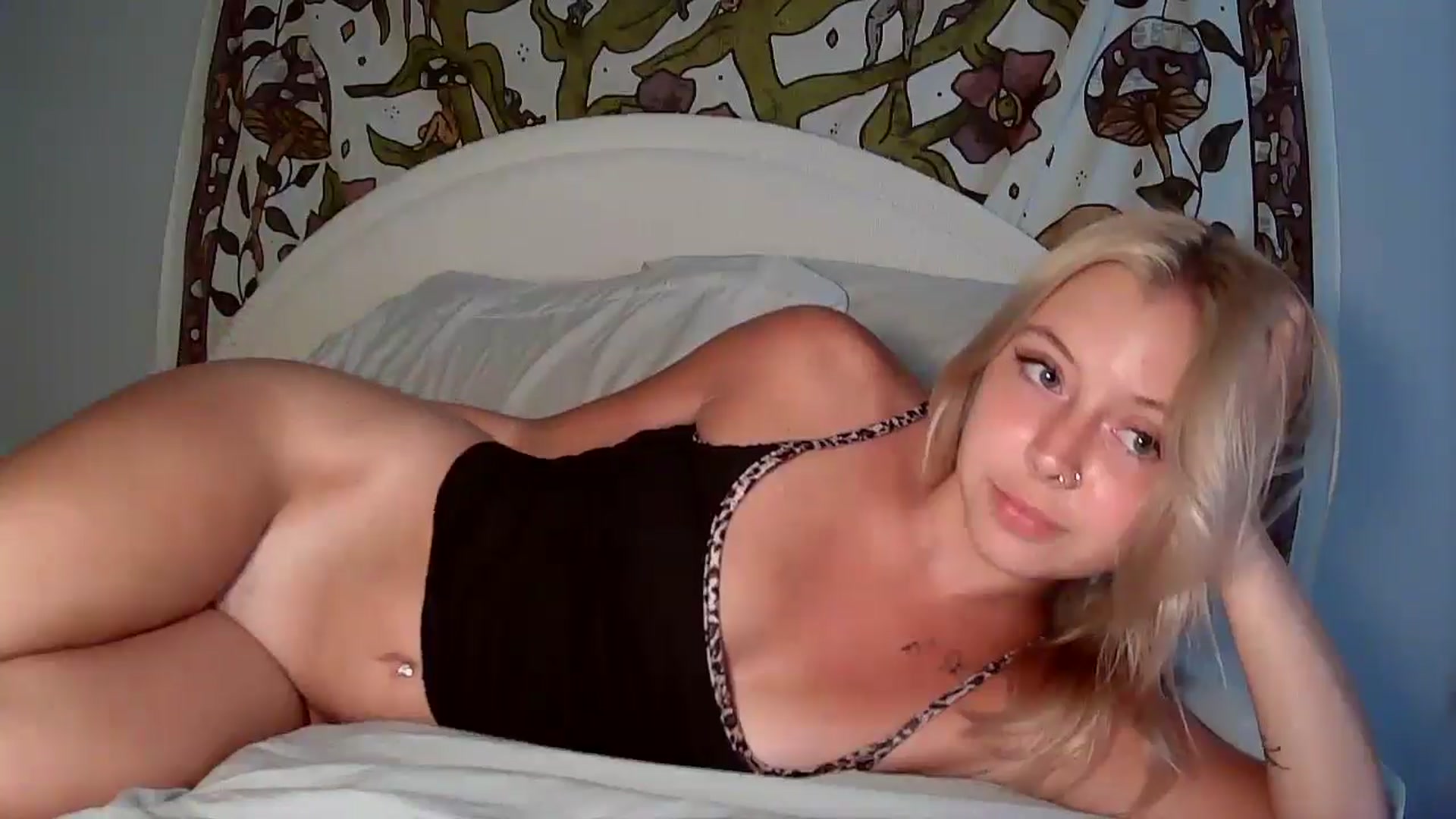 Gallery image thumbnail from pr1ncessbelle's myfreecams stream on, 04/26/2025, 23:36 image 5 of 20
