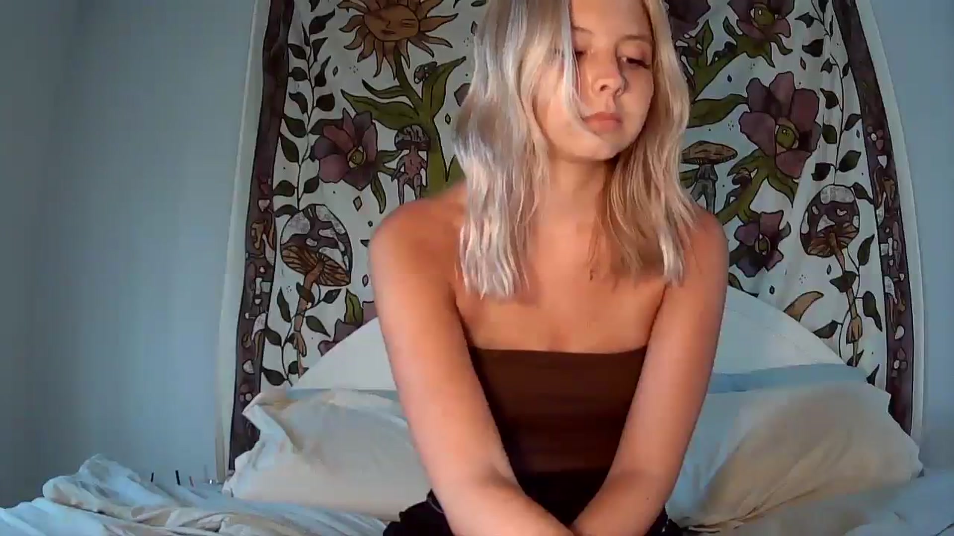 Gallery image thumbnail from pr1ncessbelle's myfreecams stream on, 04/29/2025, 18:50 image 15 of 20