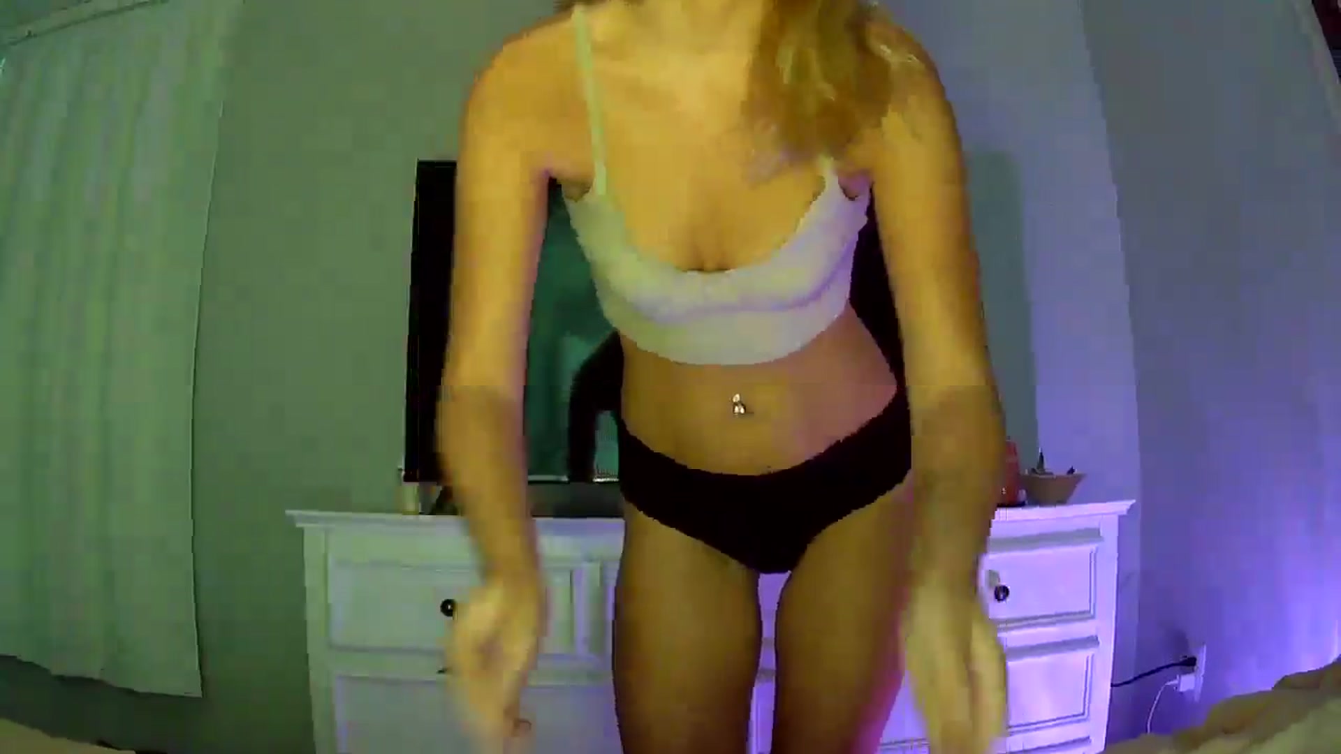 Gallery image thumbnail from pr1ncessbelle's myfreecams stream on, 10/05/2025, 23:20 image 9 of 20
