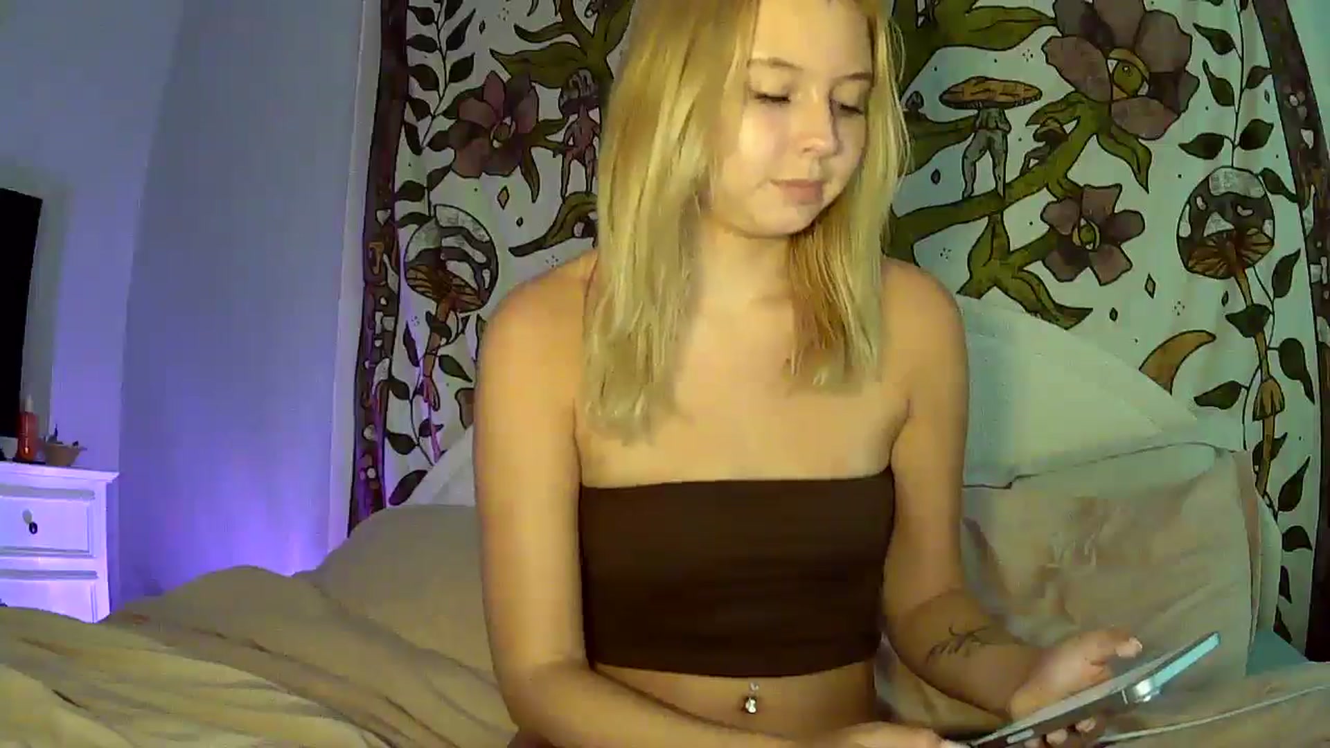 Gallery image thumbnail from pr1ncessbelle's myfreecams stream on, 10/06/2025, 22:49 image 14 of 20