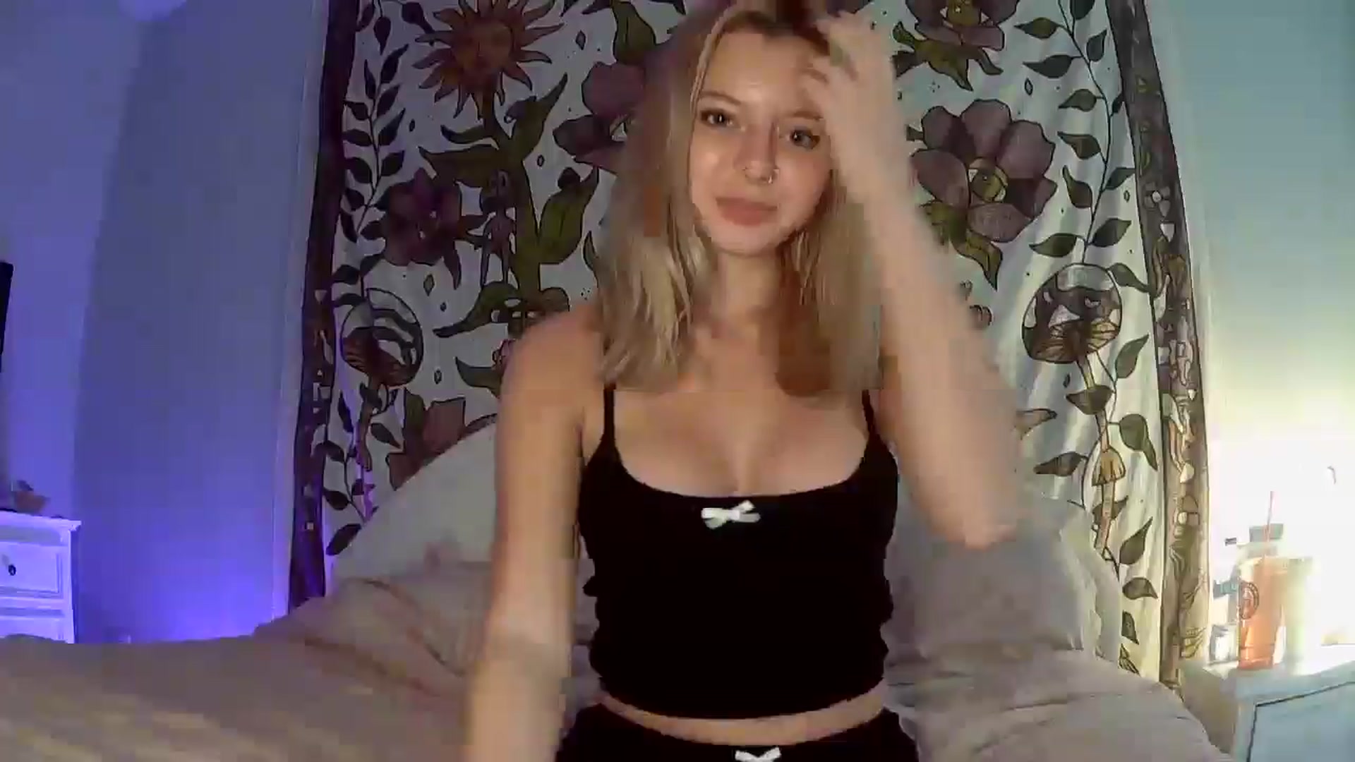 Gallery image thumbnail from pr1ncessbelle's myfreecams stream on, 11/17/2025, 22:34 image 11 of 20