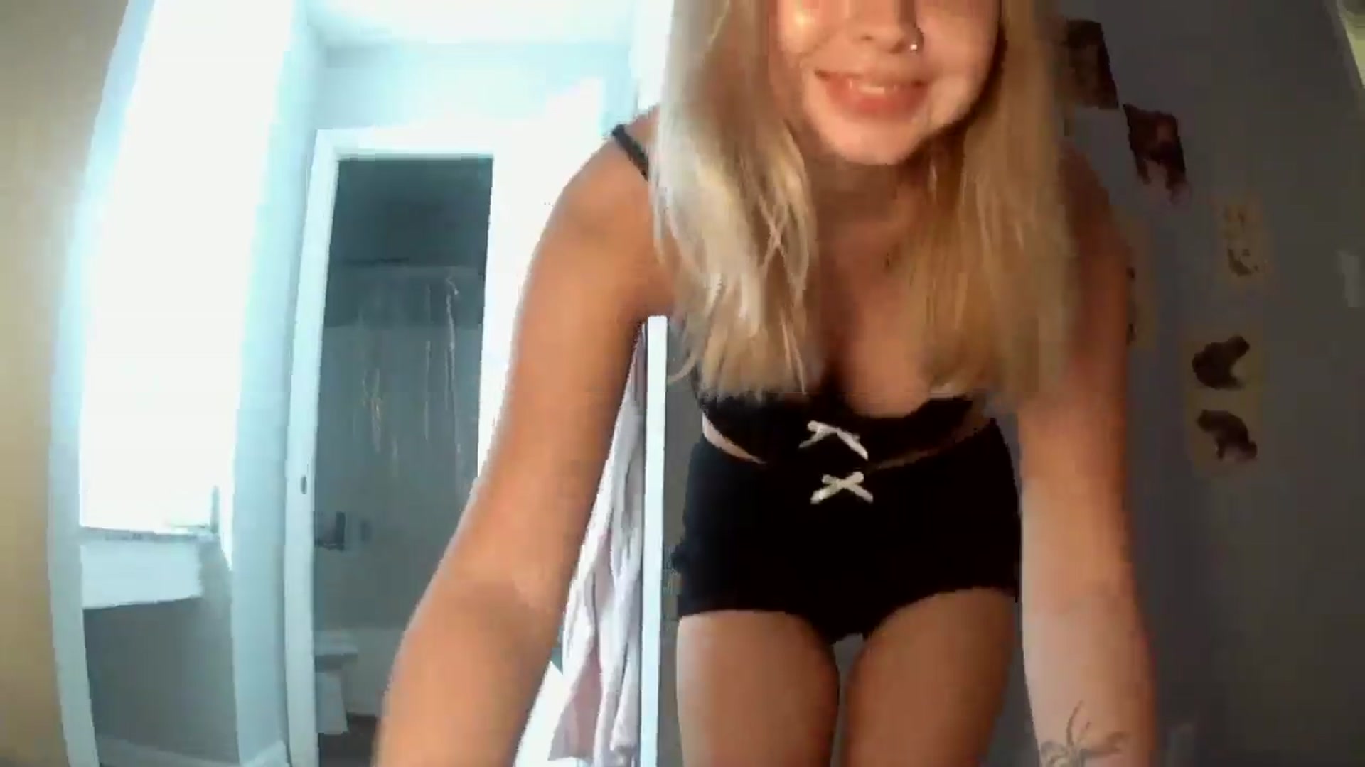 Gallery image thumbnail from pr1ncessbelle's myfreecams stream on, 11/17/2025, 22:34 image 8 of 20