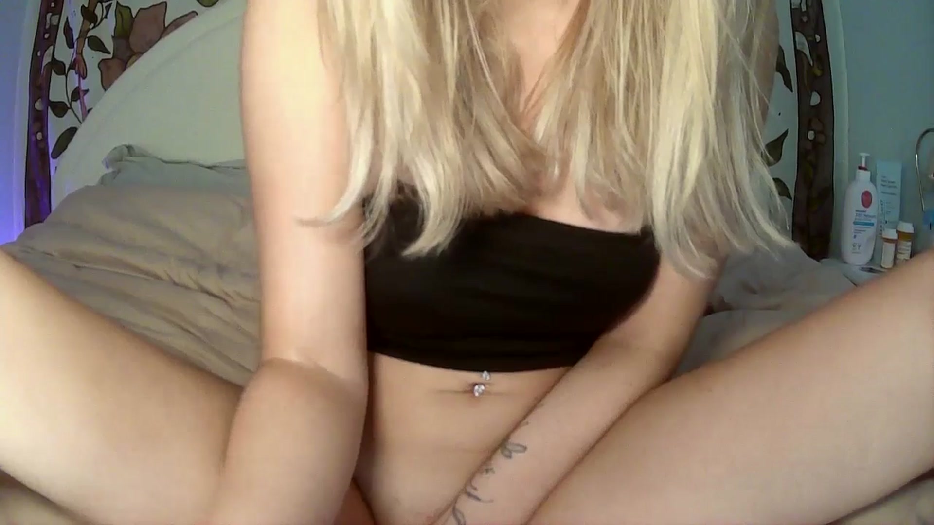 Gallery image thumbnail from pr1ncessbelle's myfreecams stream on, 12/27/2025, 21:12 image 17 of 20