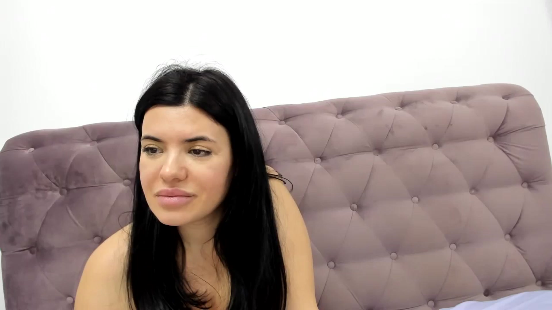 Gallery image thumbnail from pralina's myfreecams stream on, 01/19/2024, 23:06 image 18 of 20