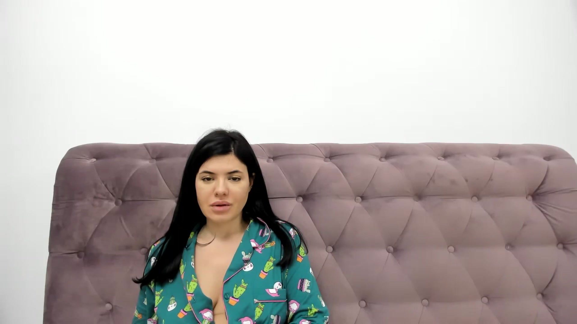 Gallery image thumbnail from pralina's myfreecams stream on, 01/22/2024, 23:03 image 8 of 20