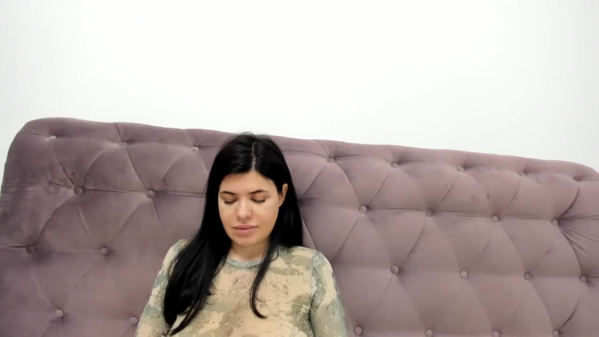 Gallery image thumbnail from pralina's myfreecams stream on, 01/23/2024, 22:50 image 16 of 20