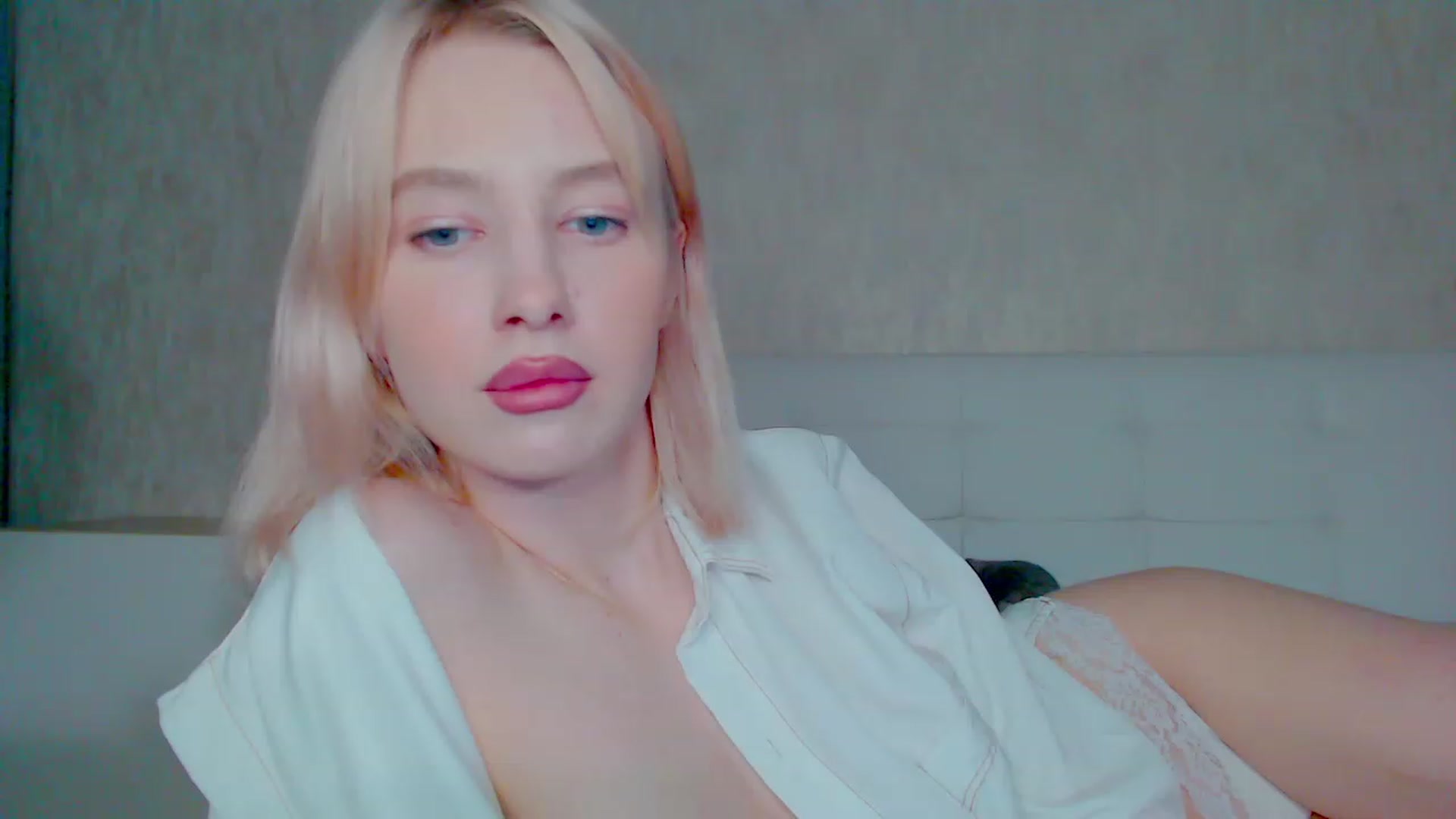 Gallery image thumbnail from pretty_maya_'s myfreecams stream on, 03/29/2023, 16:33 image 10 of 20