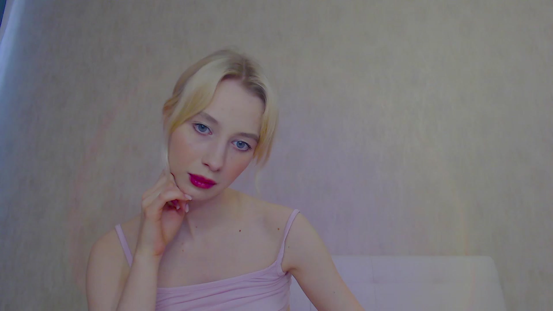 Gallery image thumbnail from pretty_maya_'s myfreecams stream on, 04/17/2023, 10:11 image 16 of 20