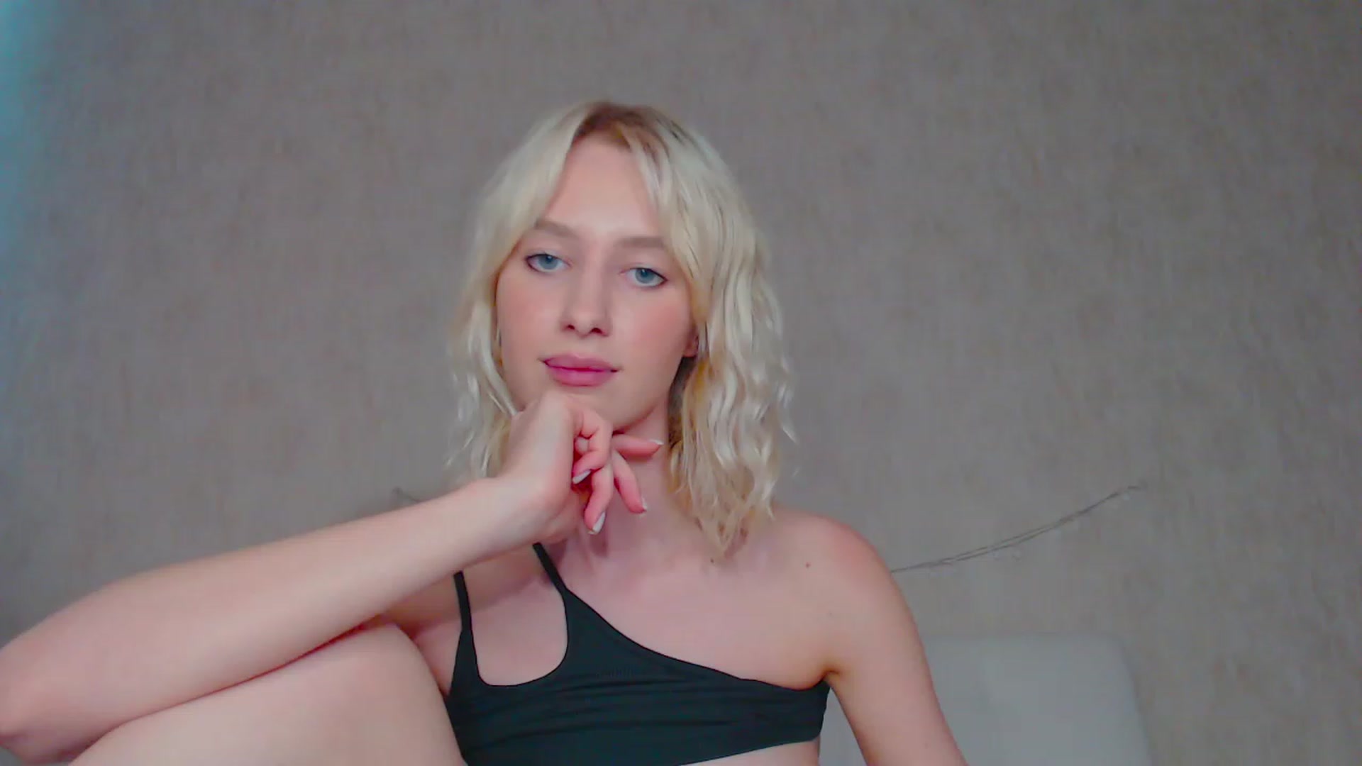 Gallery image thumbnail from pretty_maya_'s myfreecams stream on, 06/04/2023, 11:54 image 17 of 20