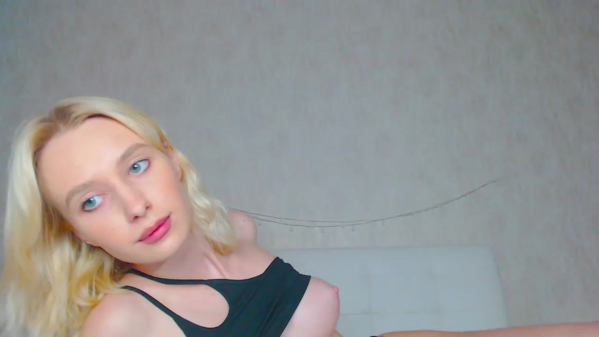 Gallery image thumbnail from pretty_maya_'s myfreecams stream on, 06/14/2023, 15:50 image 1 of 20